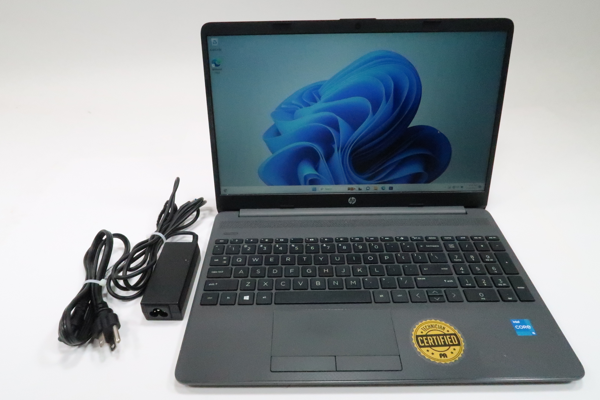 HP 250 G8 Intel Core i5-1135G7 2.40GHZ 16GB RAM 256GB SSD 15.6