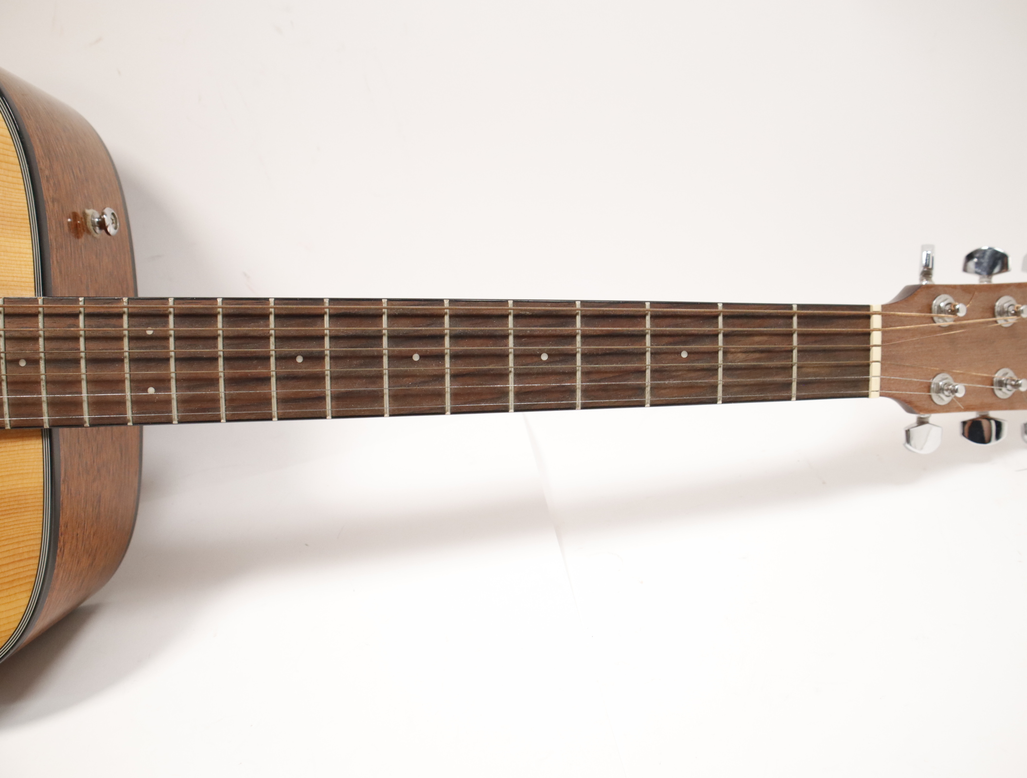 Fender DG8S-NAT Right-Handed Acoustic Guitar Natural Finish