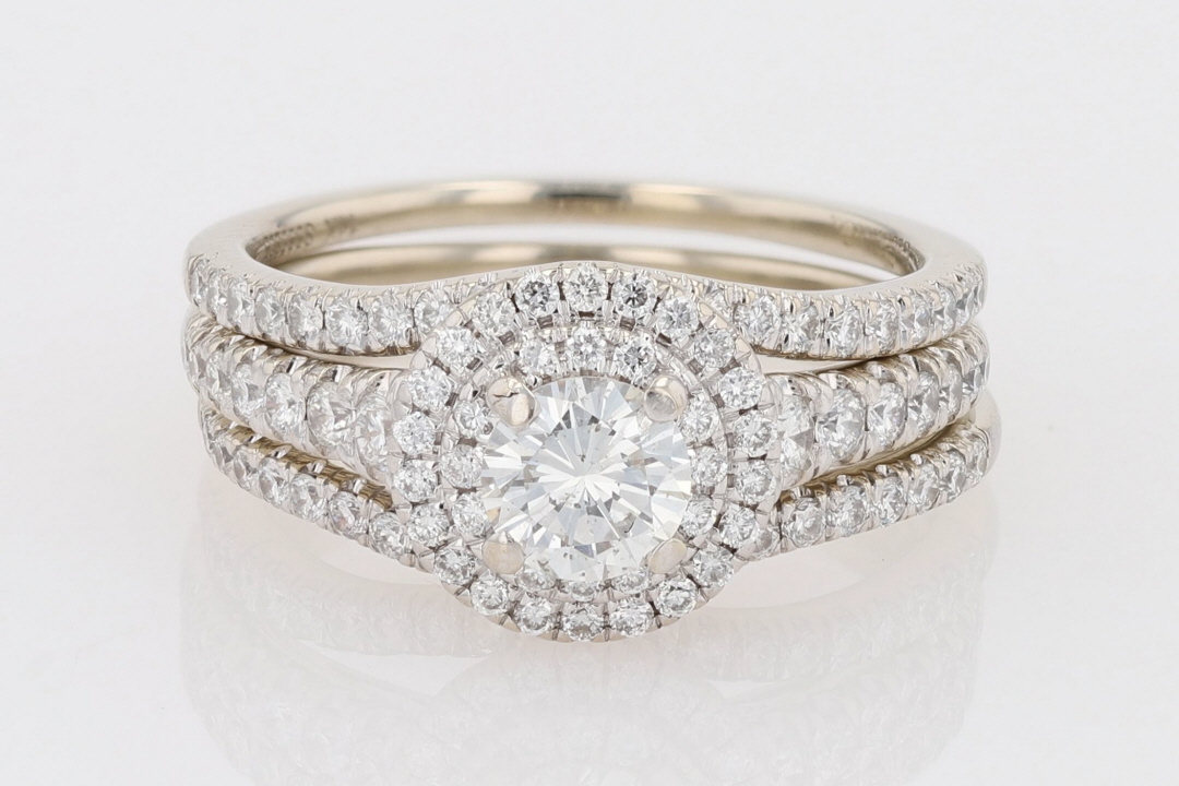 Round halo clearance wedding set