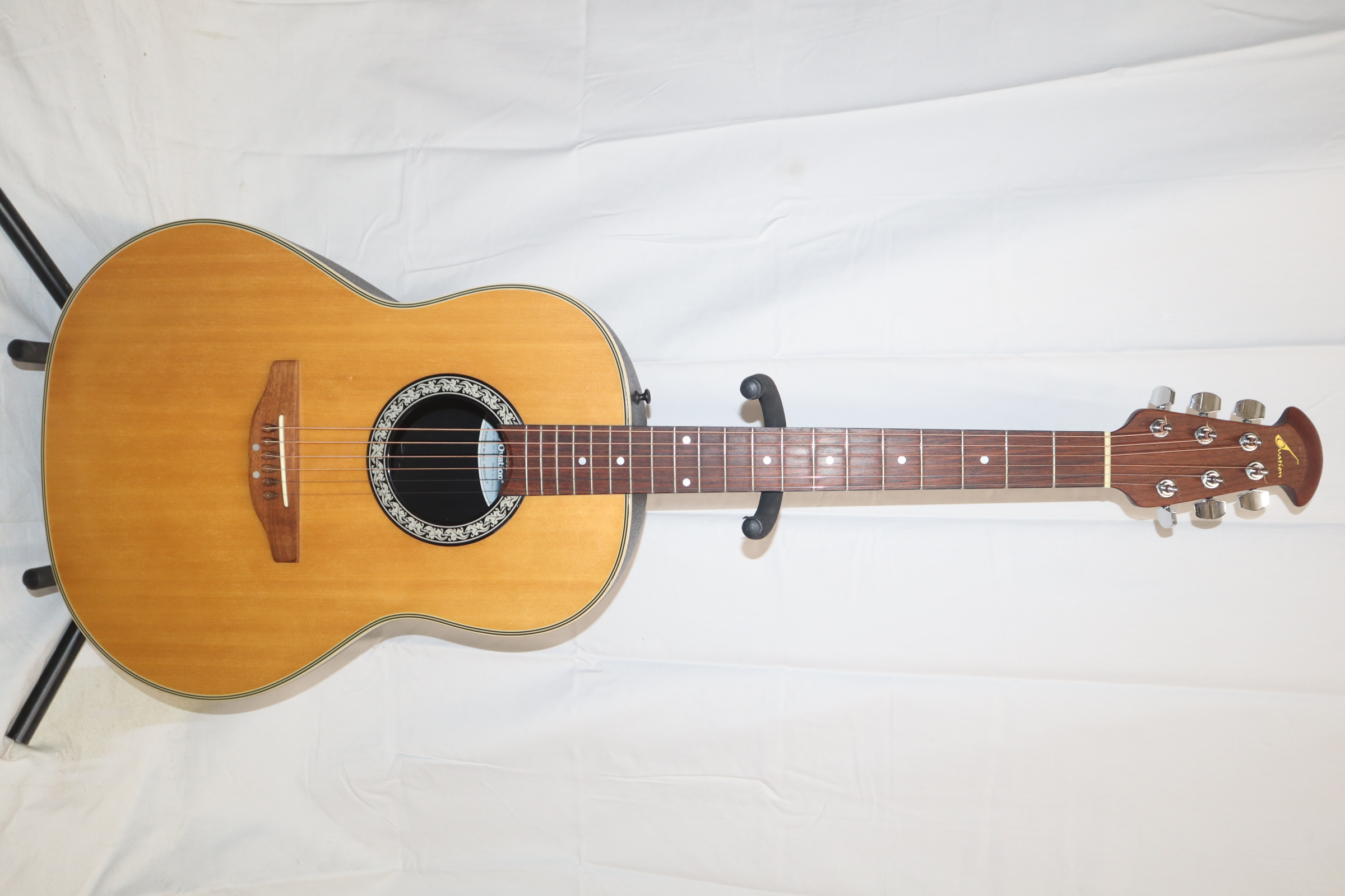 20 fret store acoustic guitar