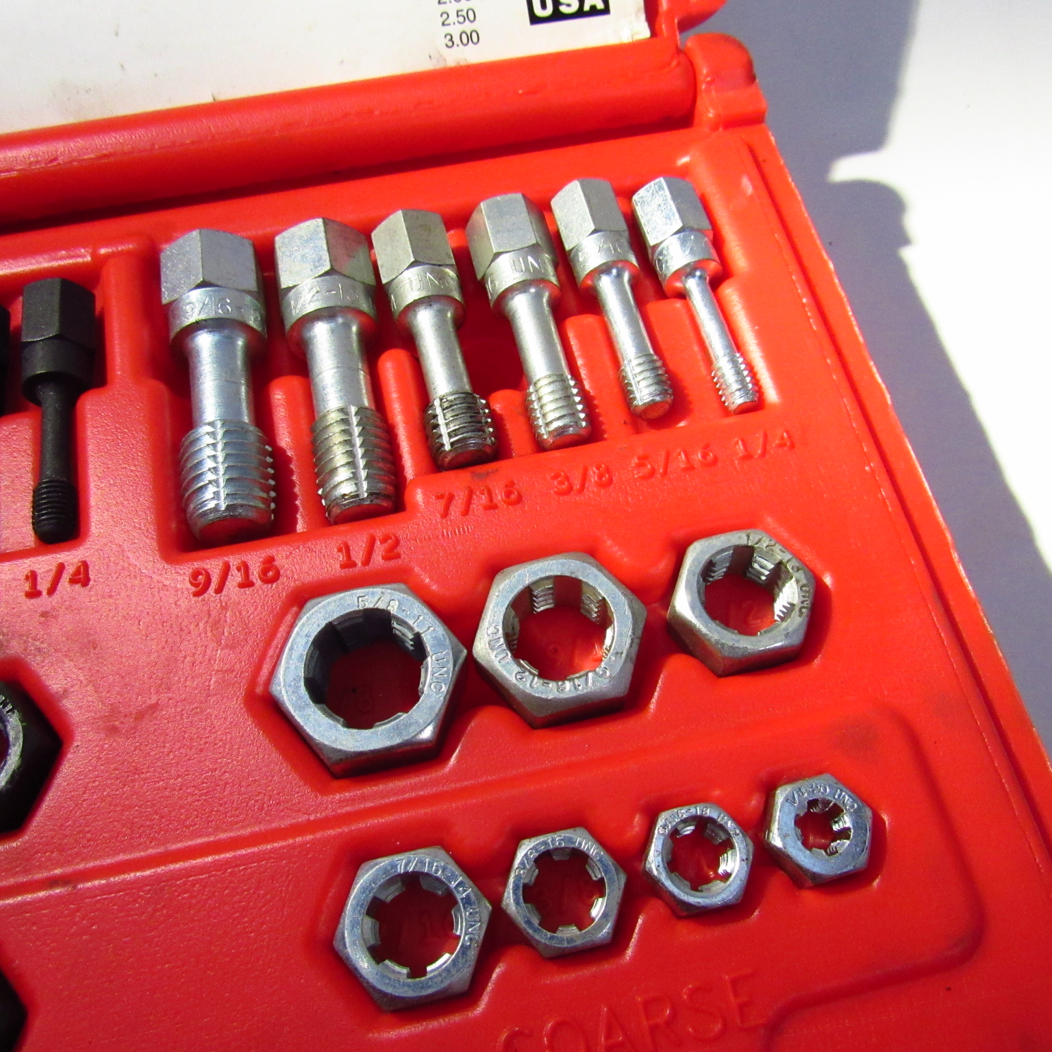 Mac Tools TRCOMBO48 48-Piece Fractional/Metric Rethreading Thread ...