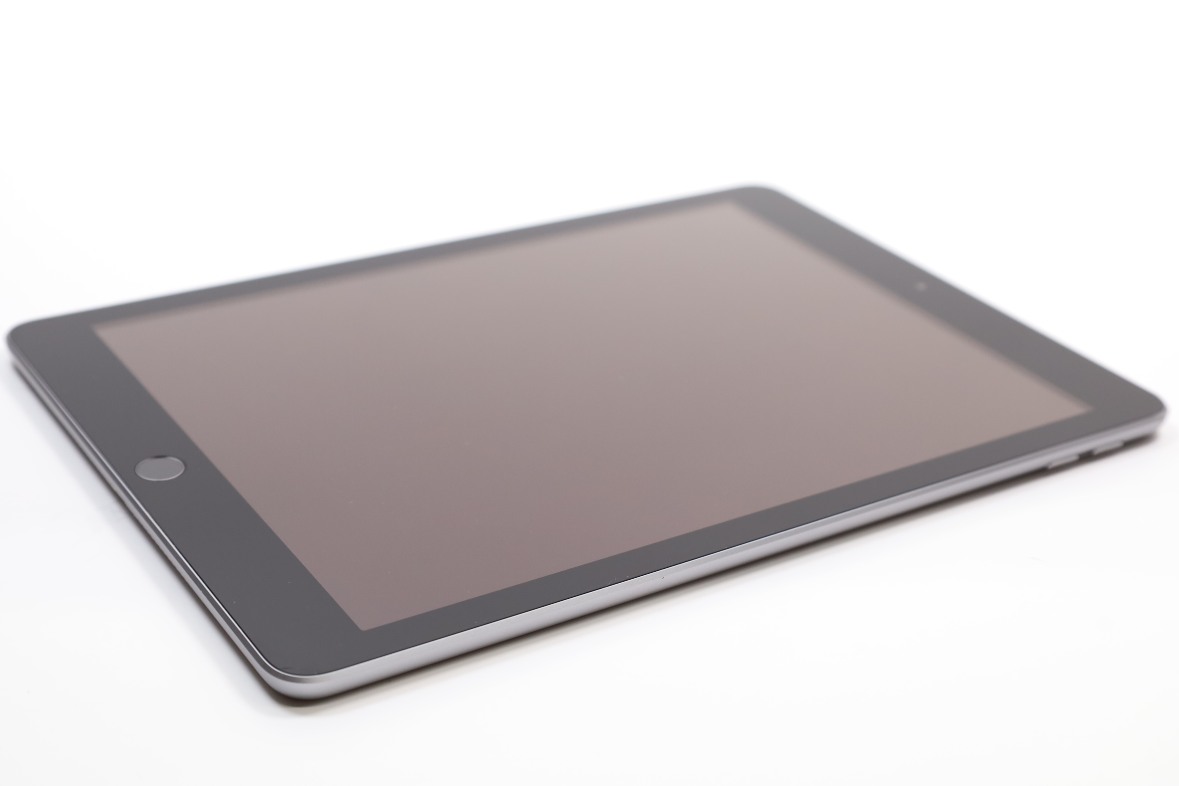 Apple iPad 6th Gen MR7F2LL/A 32GB Wi-Fi 9.7