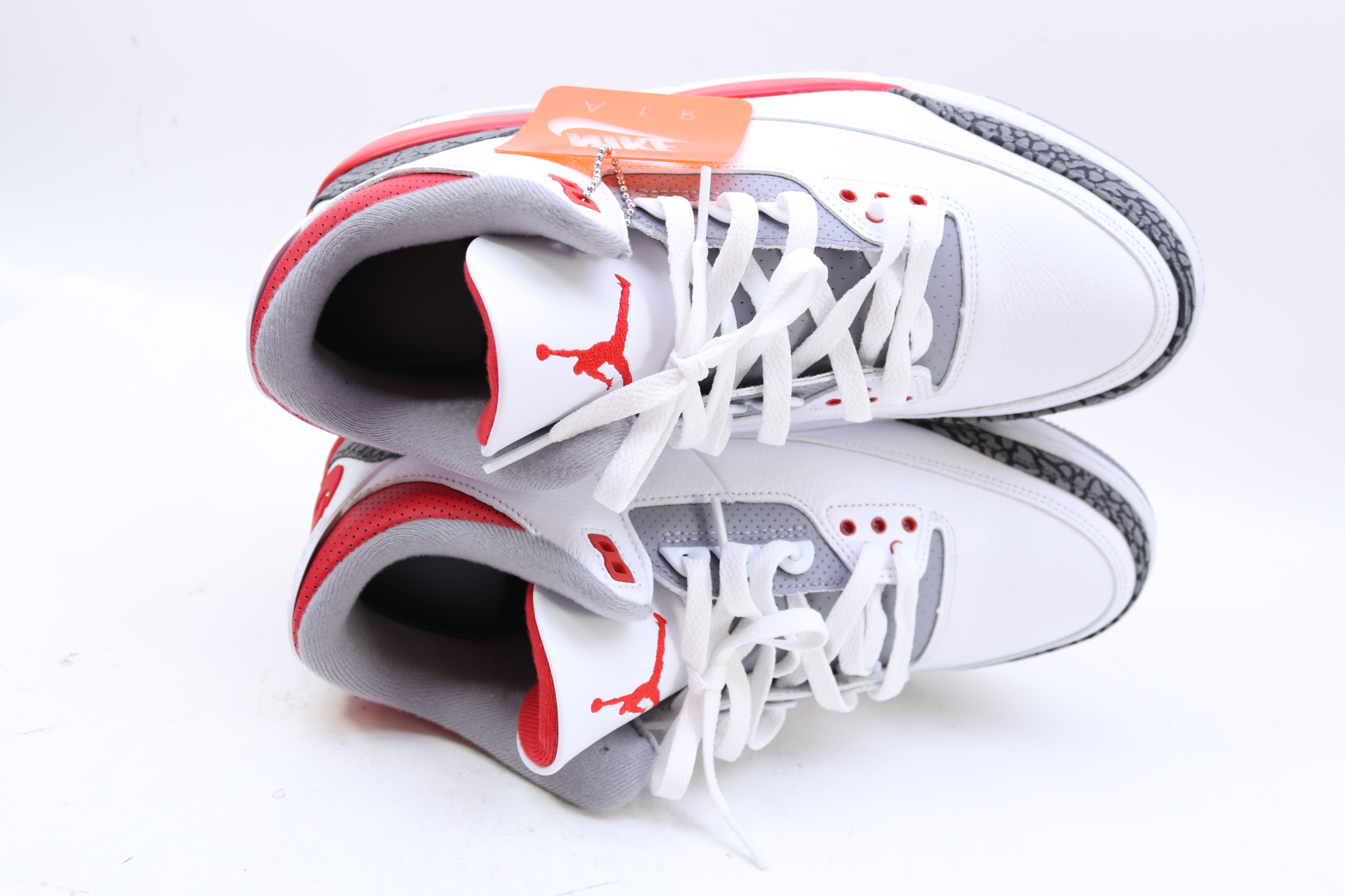 Air Jordan 3 Retro Fire Red 2022 Mens 10.5 Athletic Shoes DN3707-160 White Red Air Jordan 3 OG Fire Red 2022 DN3707-160 Release Date - SBD main image 4