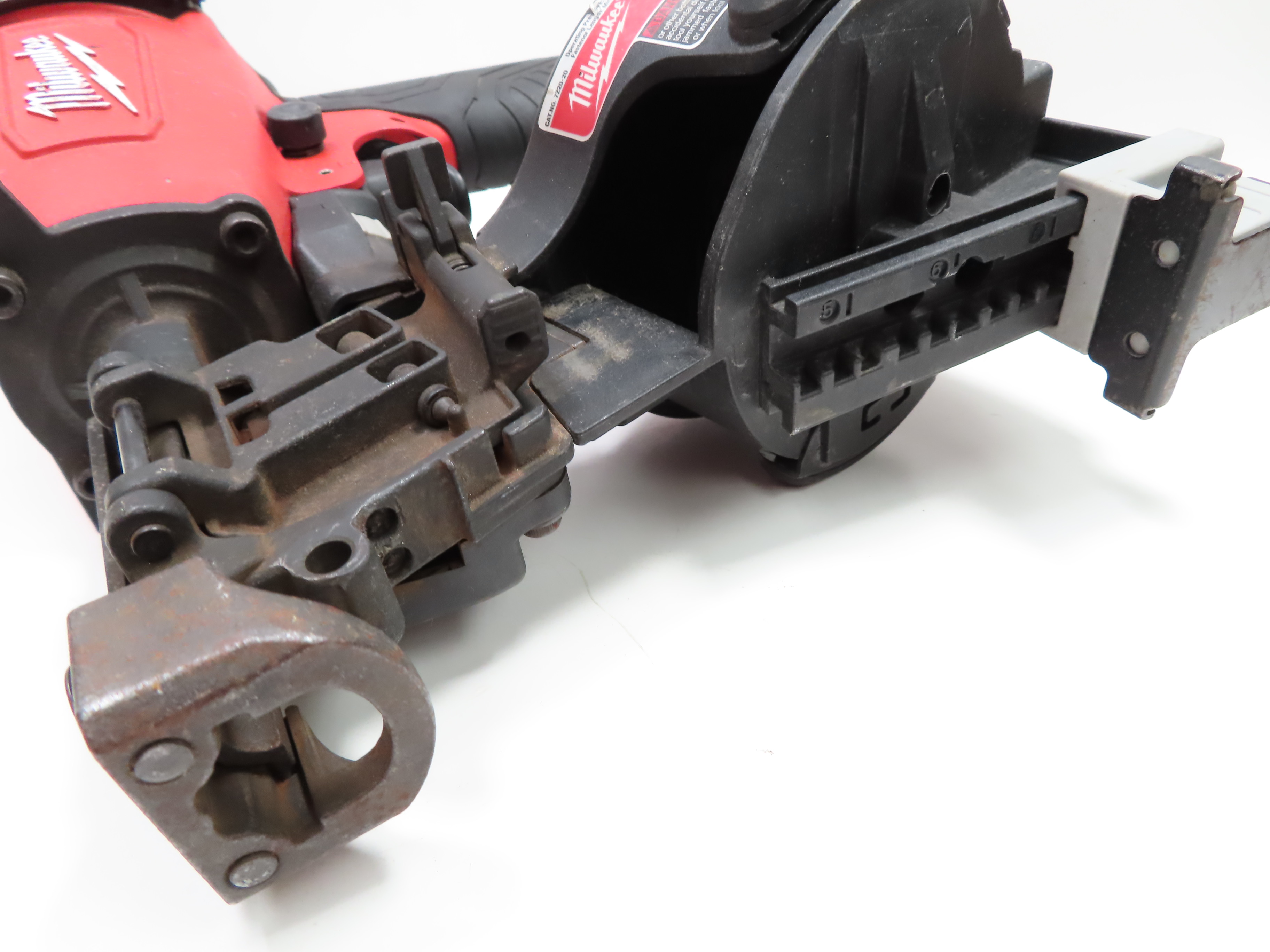 Milwaukee 722020 3/4" 13/4" Pneumatic Coil Roofing Nailer (Tool Only)