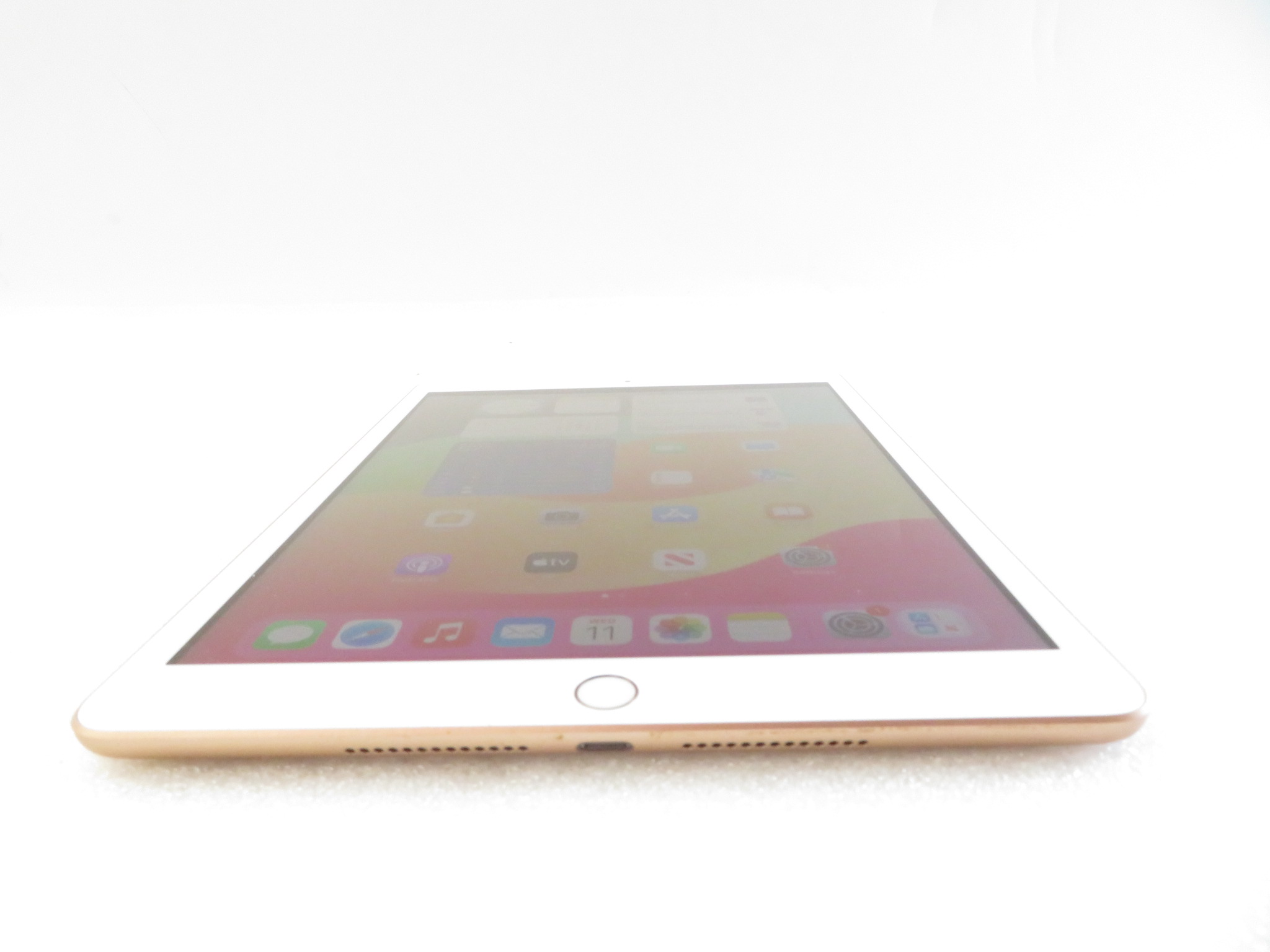 Apple MYLC2LL/A 32GB Wi-Fi 10.2