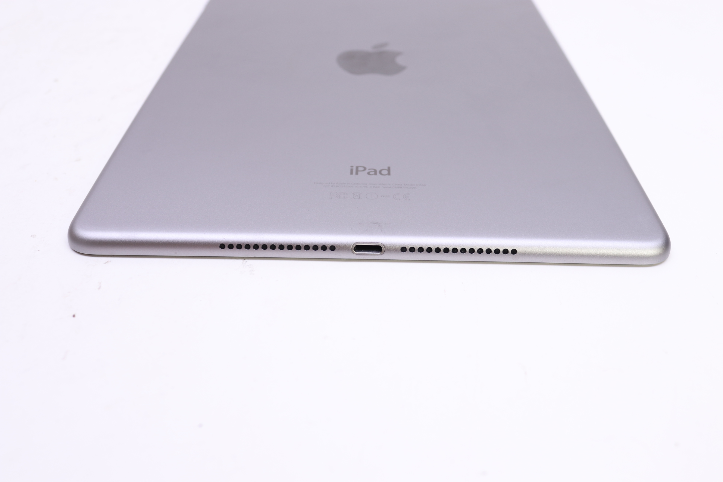 Apple iPad Air MGTX2LL/A 2nd Generation 9.7