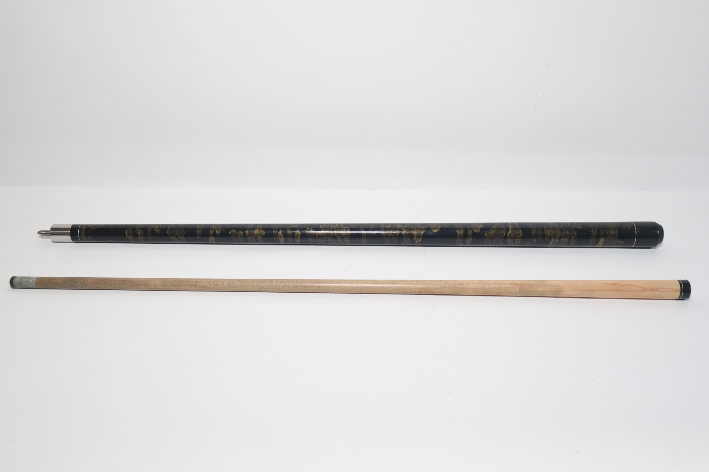 Action VAL04 Black & Gold 19Ounce 58.24InchLong Pool Cue Stick