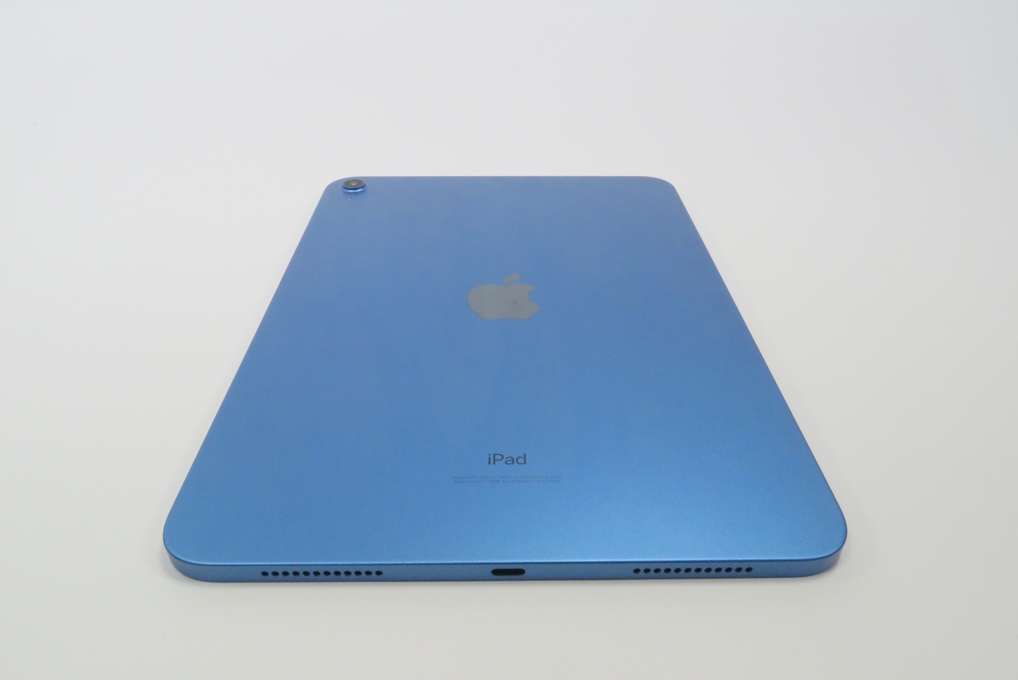 Apple iPad 10th Gen A2696 MPQ93LL/A 256GB WiFi-Only 10.9