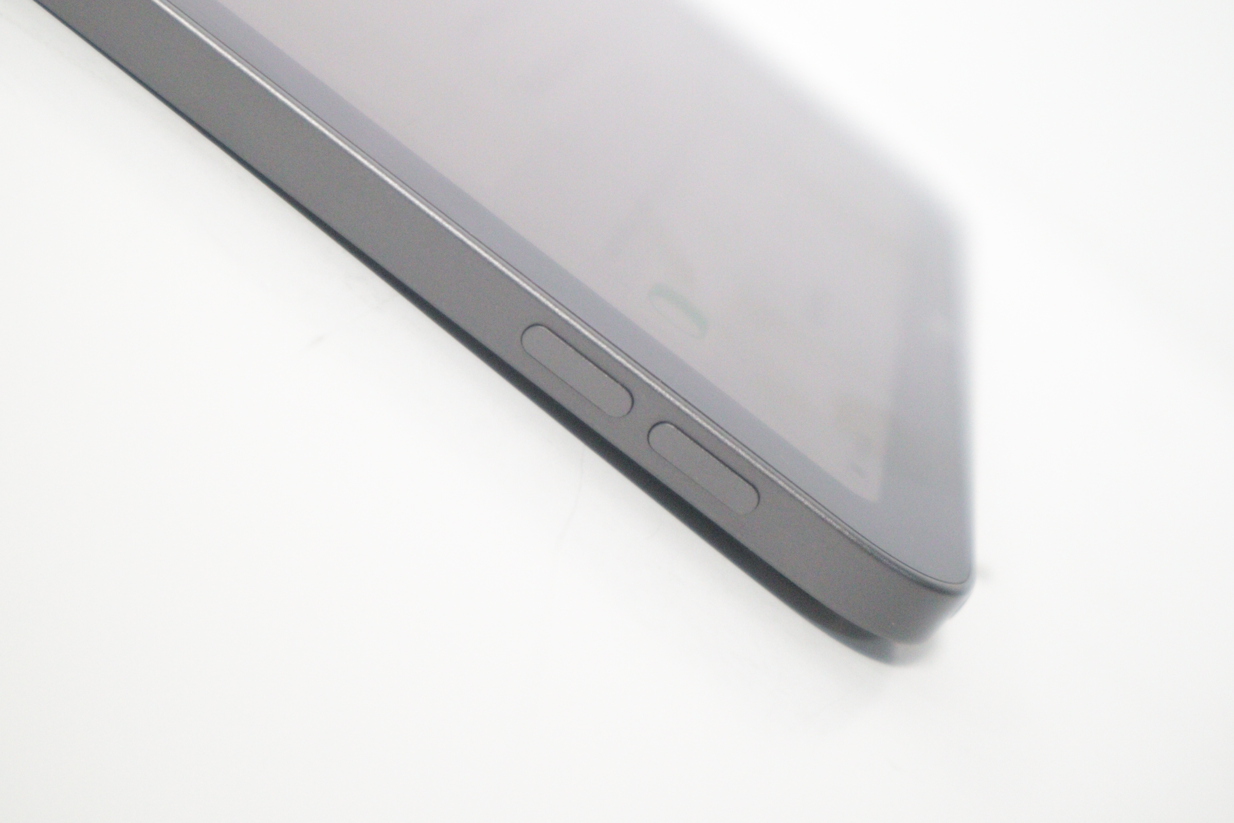 Apple iPad Air 5th Generation MM9C3LL/A Space Gray 64GB Handheld