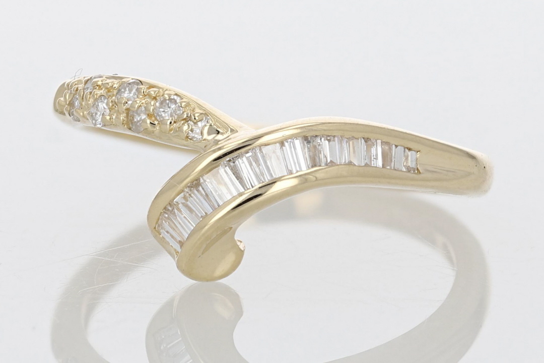 .24ctw Round & Baguette Diamond Wedding Band Ring 14k Yellow Gold Size 6