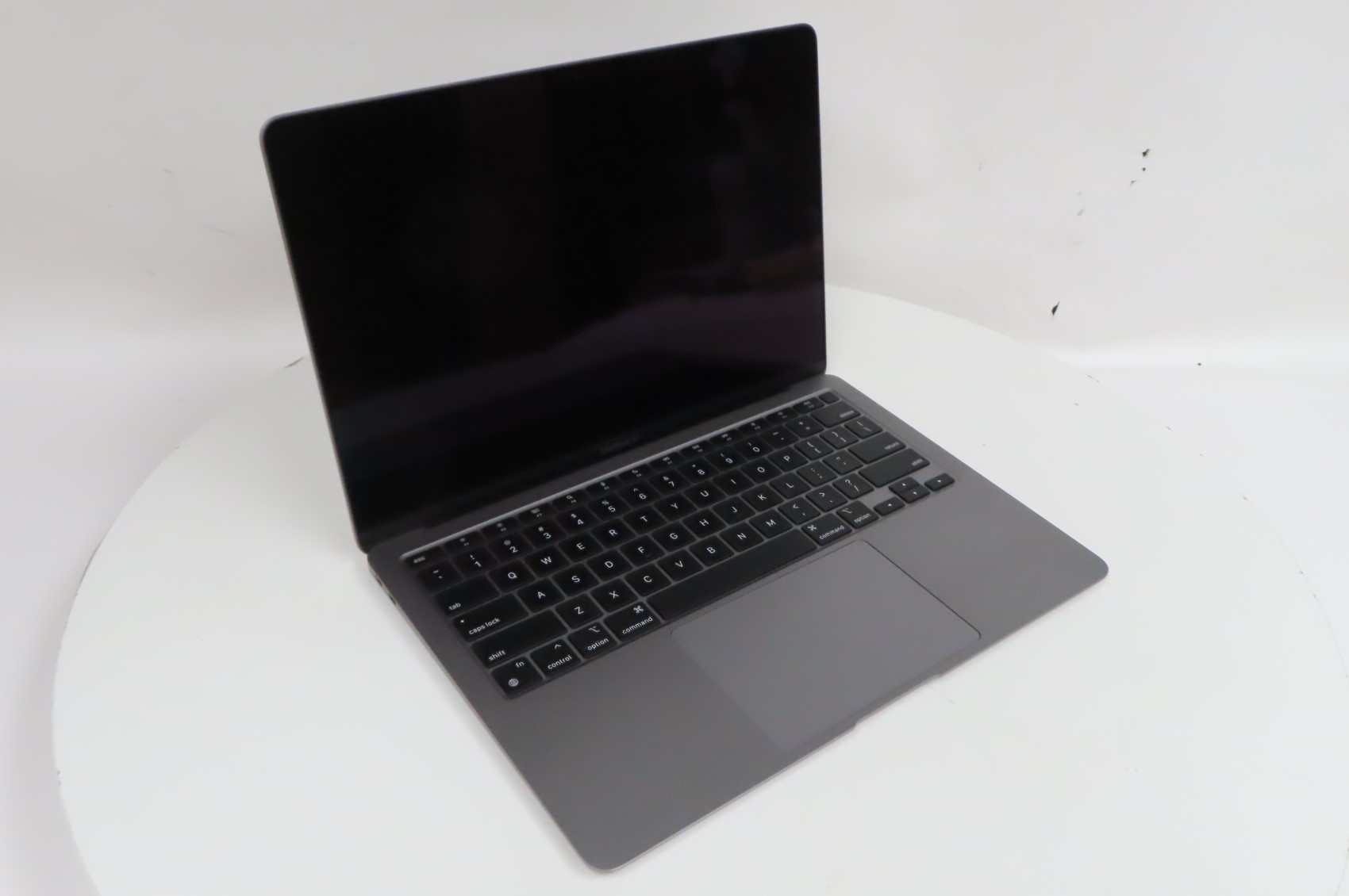 Apple MacBook Air (2020) MGN63LL/A M1 3.2GHz 7-Core GPU 8GB RAM 256GB ...
