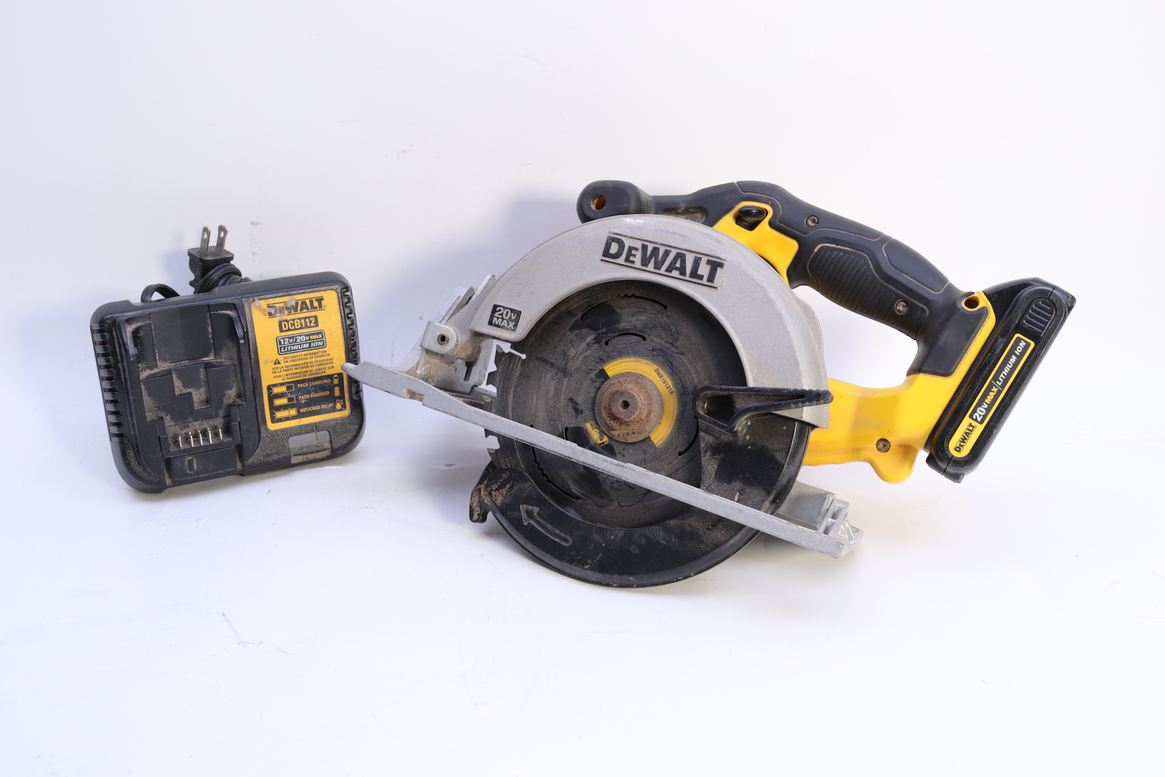 DEWALT DCS391 20 Volt MAX Lithium Ion Cordless 6 1 2 in. Circular Saw