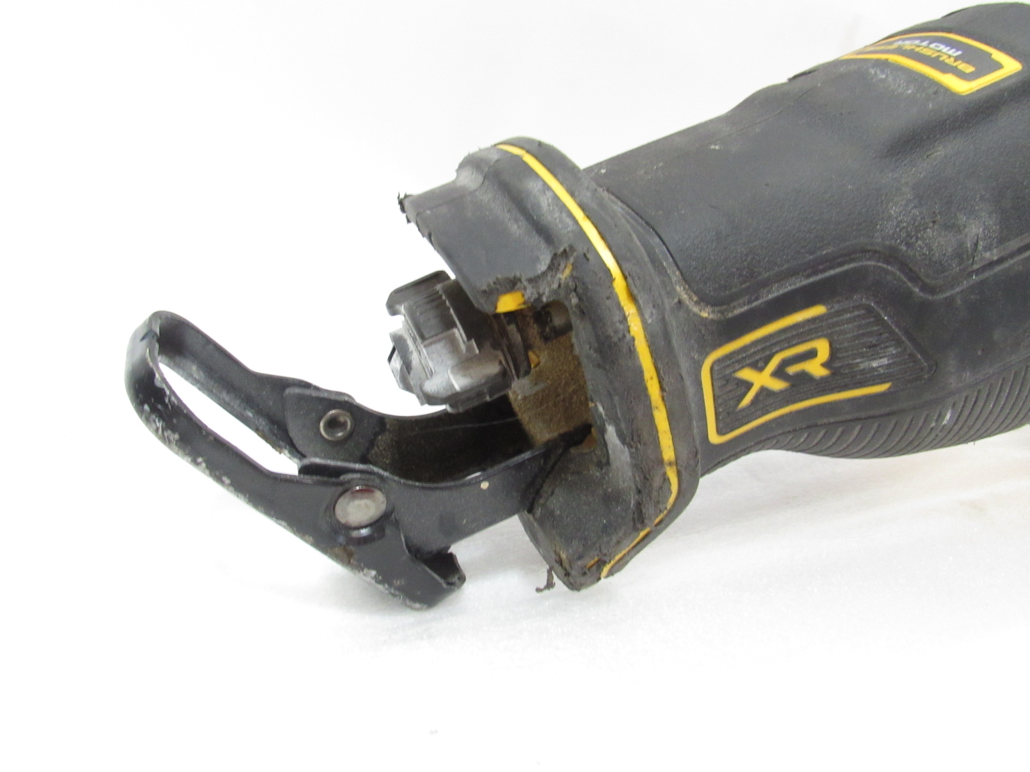 DEWALT 20-Volt MAX XR Cordless Brushless Reciprocating Saw With 20-Volt
