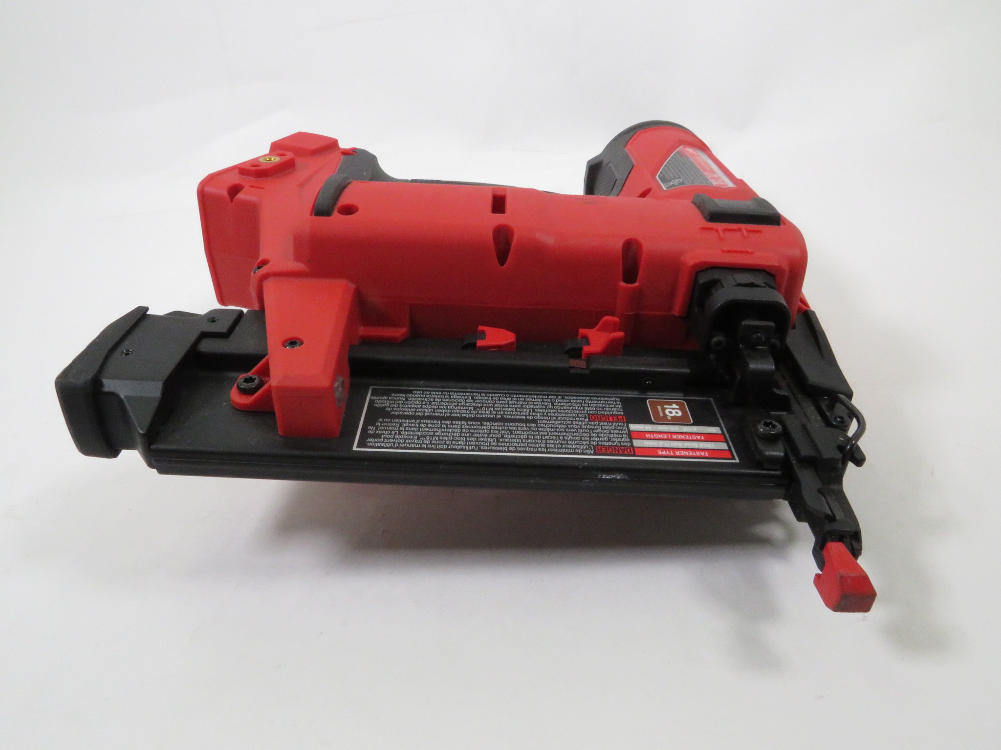Milwaukee 274620 M18 18Ga Cordless Brad Nailer 0302