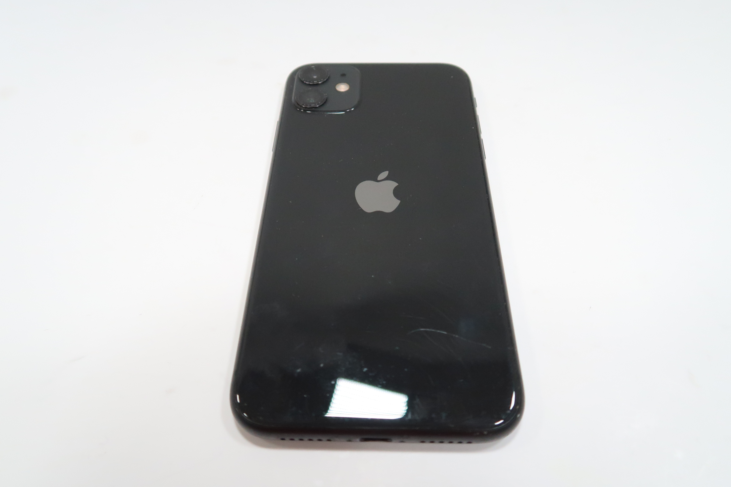 Apple iPhone 11 NWKM2LL/A Unlocked 64GB 6.1