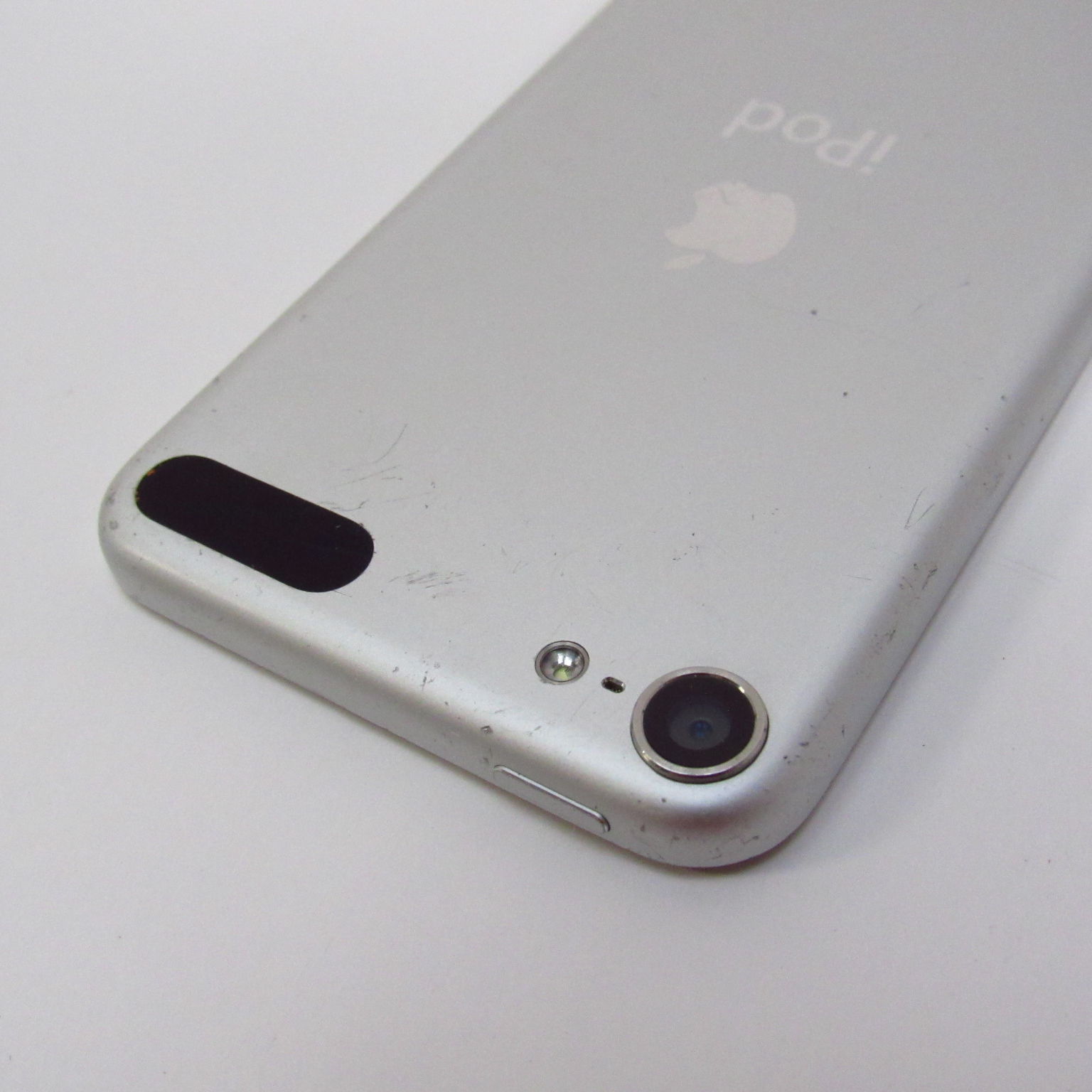 Apple iPod Touch 6th Generation A1574 16GB Music MP3 Player