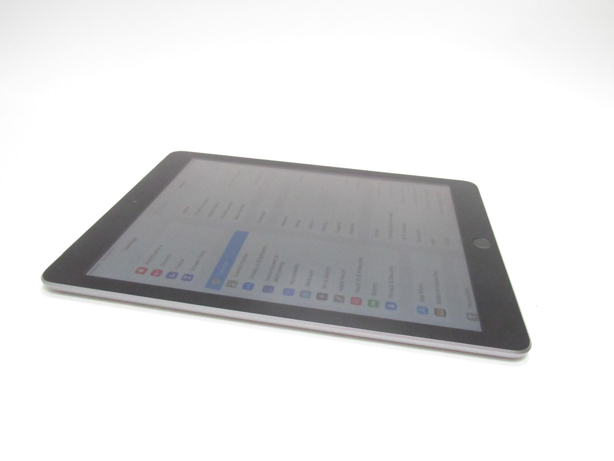 Apple iPad A1954 32GB シルバー Amazon.com : Apple iPad 9.7in 6th Generation WiFi + Cellular