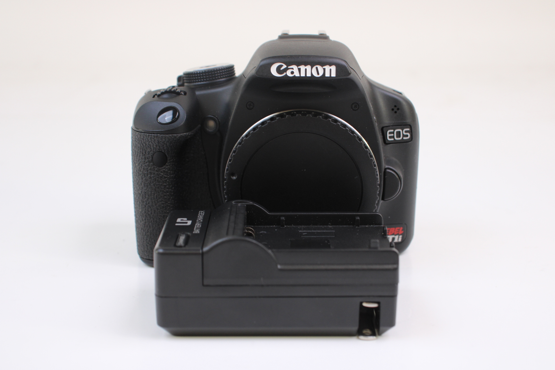 Canon DS126231 outlet EOS Rebel T1i 15.1 MP CMOS Digital SLR Camera & Lens