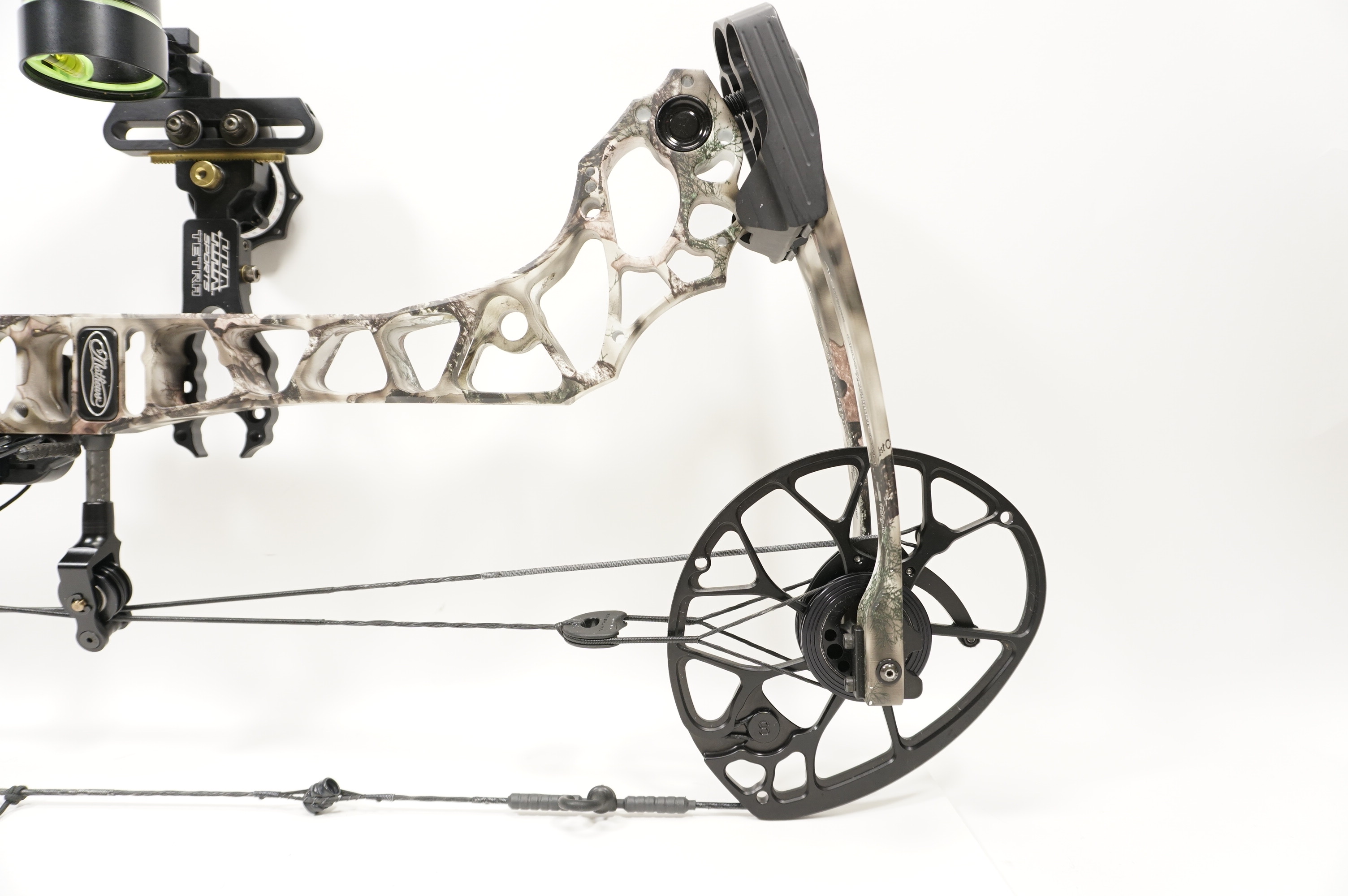 Mathews Triax RH Compound Bow 70/28 - HHA Sports Tetra One Pin Sight