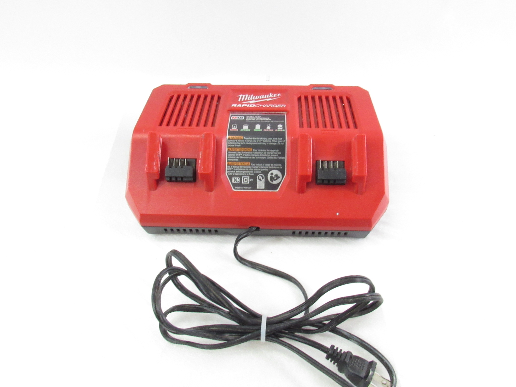 Milwaukee 48-59-1802 M18 18-Volt Lithium-Ion Dual Bay Rapid