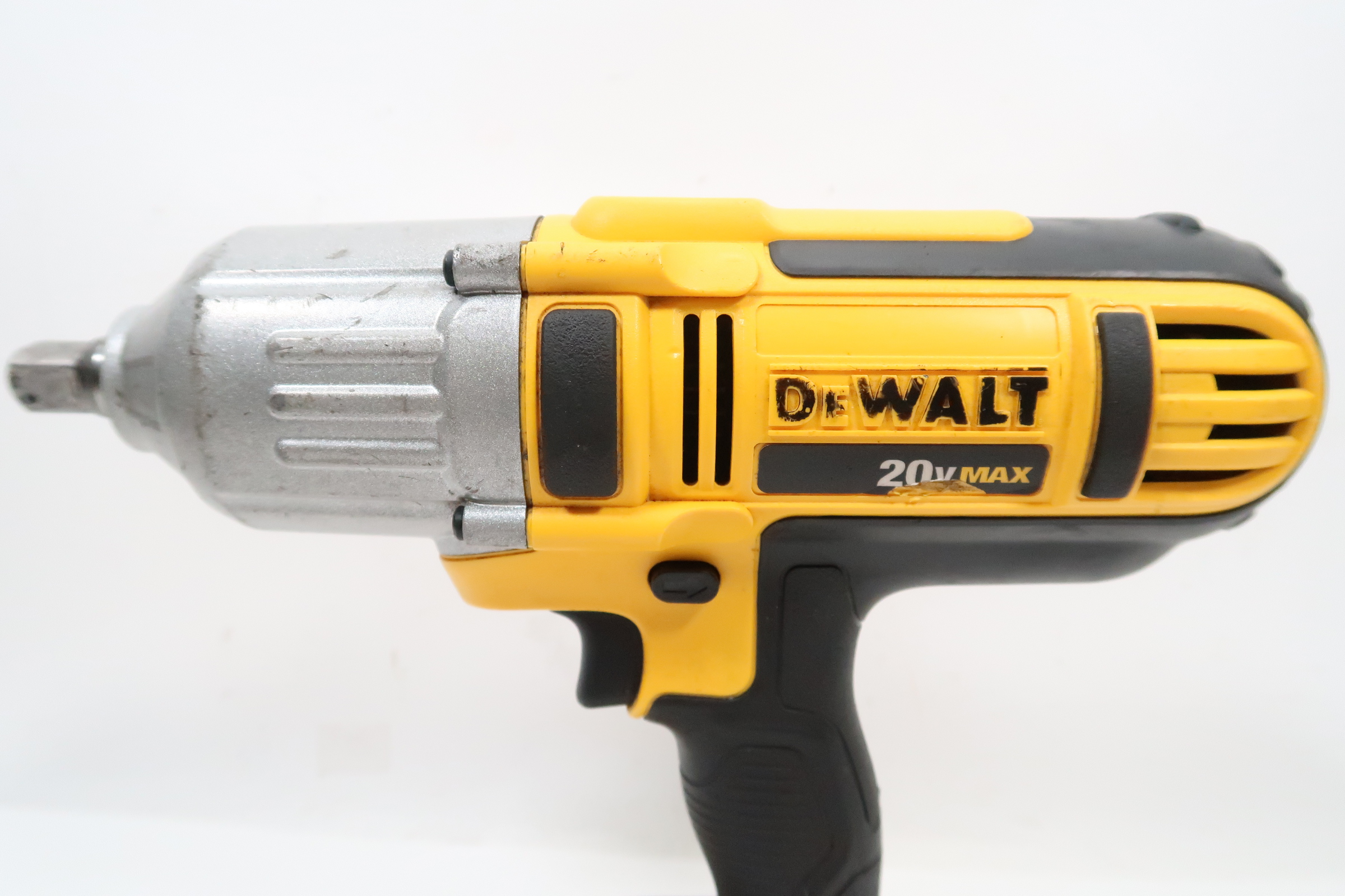 DeWalt DCF889 20V MAX Cordless 1/2 in. High Torque Impact Wrench