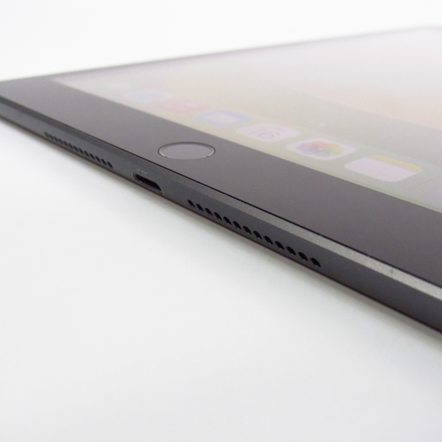 Apple iPad 8th Generation MYL92LL/A 32GB Wi-Fi 10.2 Apple iPad 8th Generation MYL92LL/A 32GB Wi-Fi 10.2