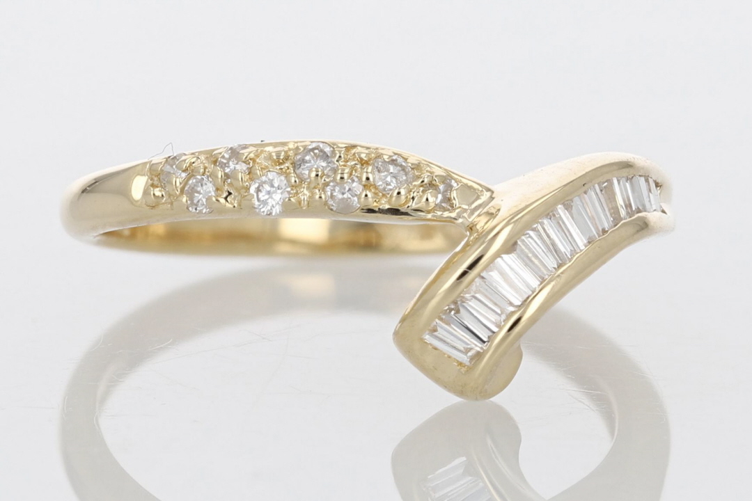.24ctw Round & Baguette Diamond Wedding Band Ring 14k Yellow Gold Size 6