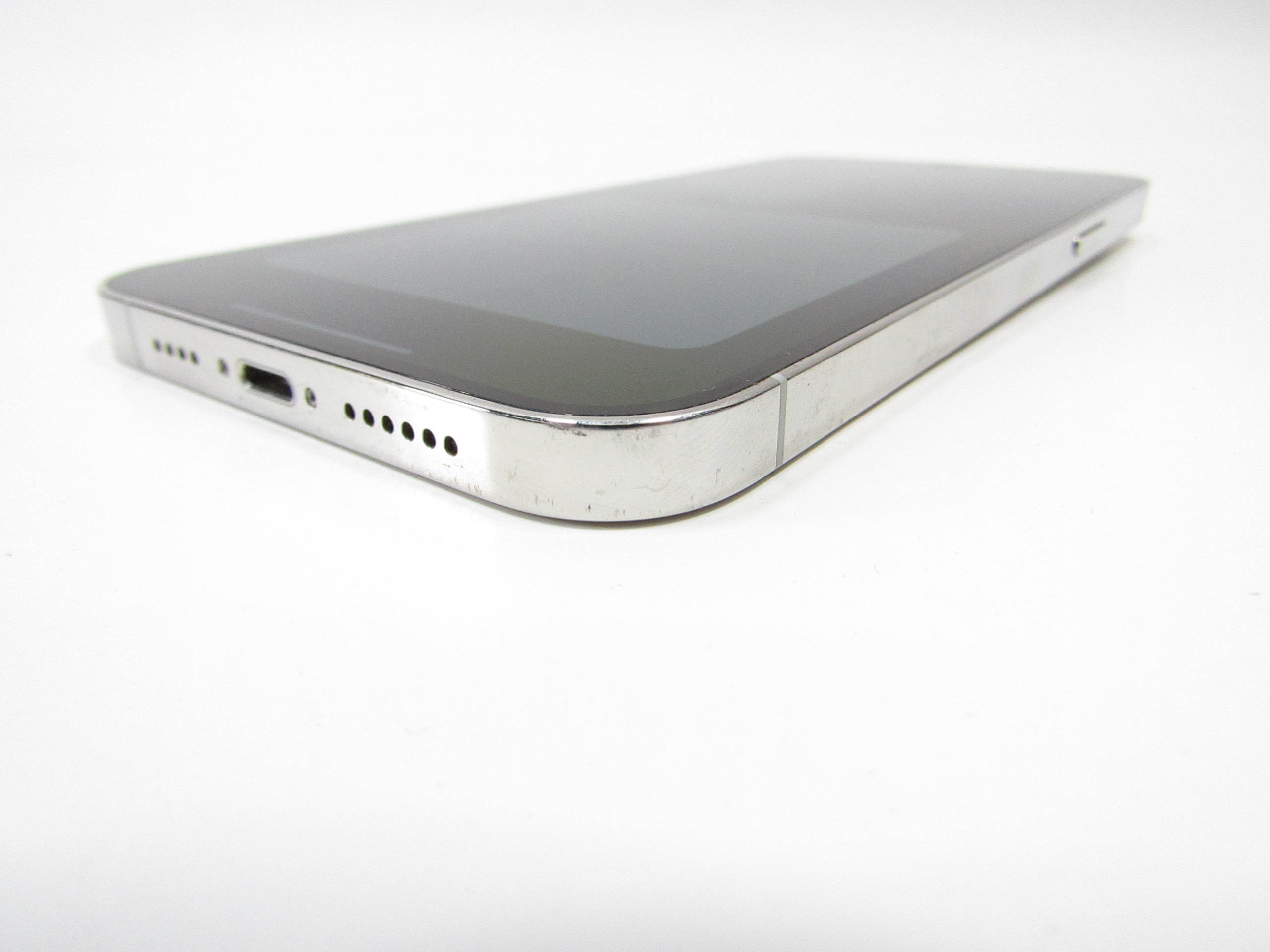 Apple iPhone 12 ホワイト Amazon.com: Apple iPhone 12, 64GB, White - Fully Unlocked