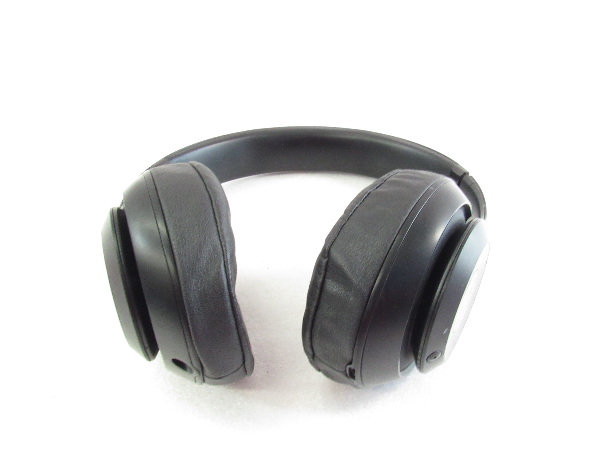 Beats bluetooth noise online canceling headphones