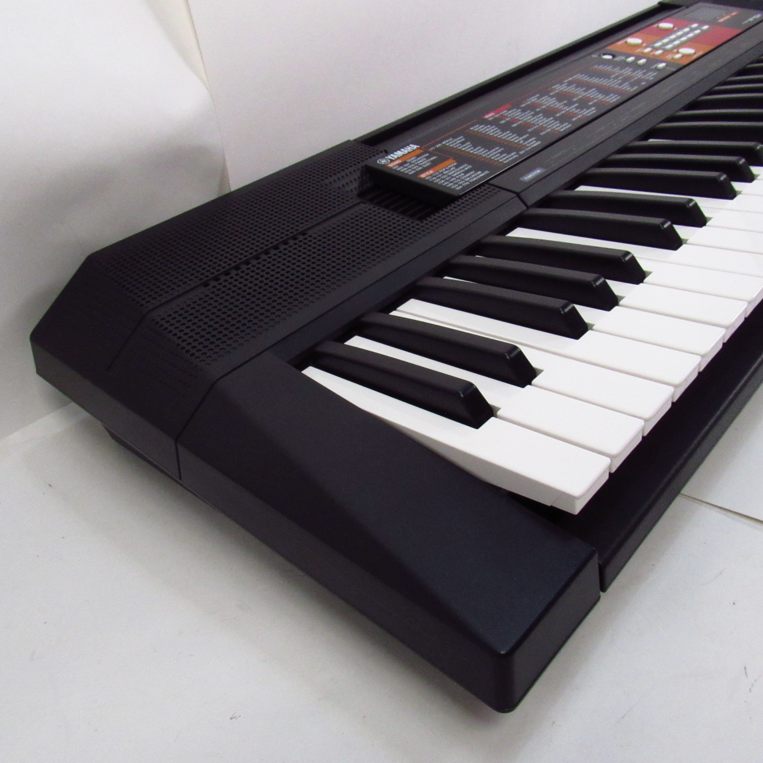 Yamaha PSRF51 Portable 61Key Electronic Keyboard Local PickUp Only