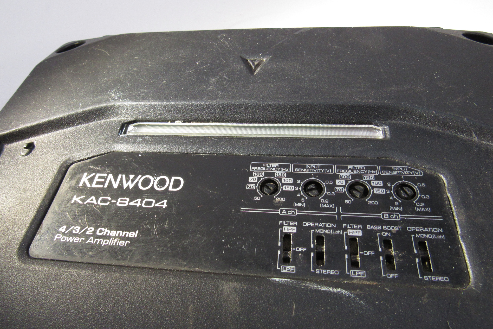 KENWOOD KAC-8404 パワーアンプ 600W Kenwood KAC-8404 4-channel car amplifier 50 watts RMS x 4 at