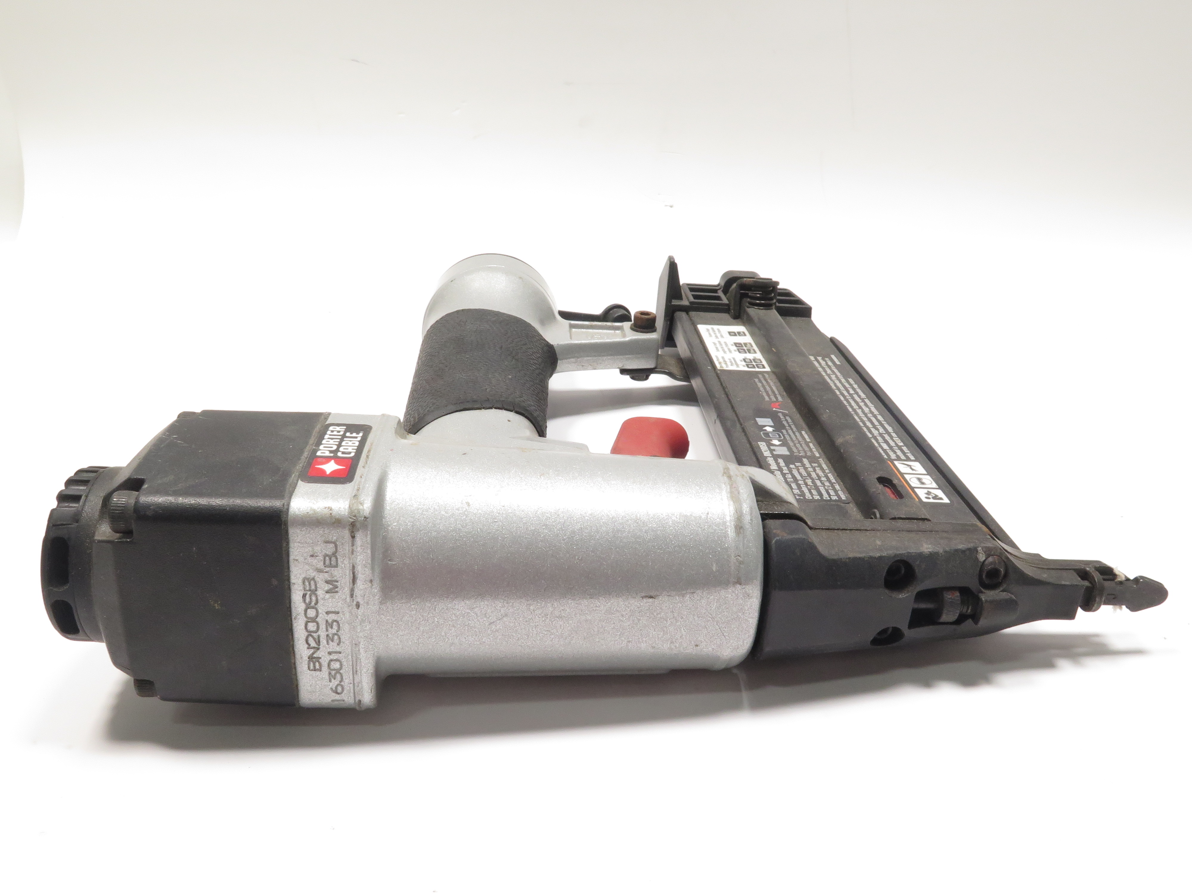 Porter Cable BN200SB 18Gauge Pneumatic Brad Nailer 0612