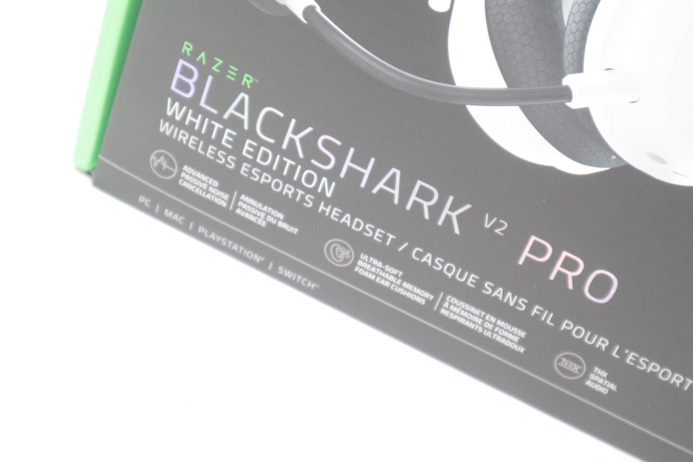 Razer(レイザー)BlackSharkV2 ProWhiteEdition Amazon.com: Razer BlackShark V2 Pro Wireless Gaming Headset: Super