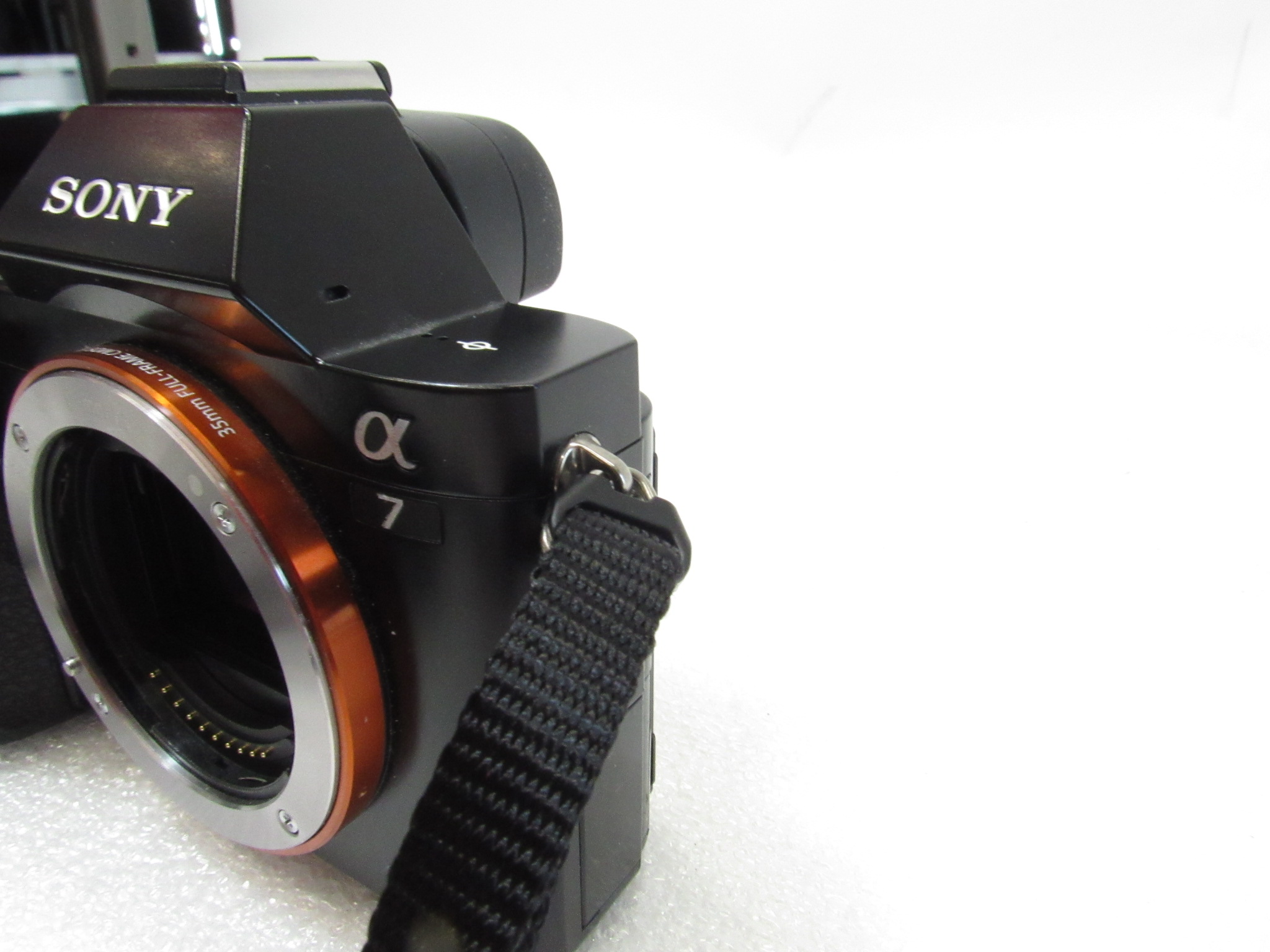 Sony A7 WW328262 FullFrame Mirrorless Digital 24.3MP Camera