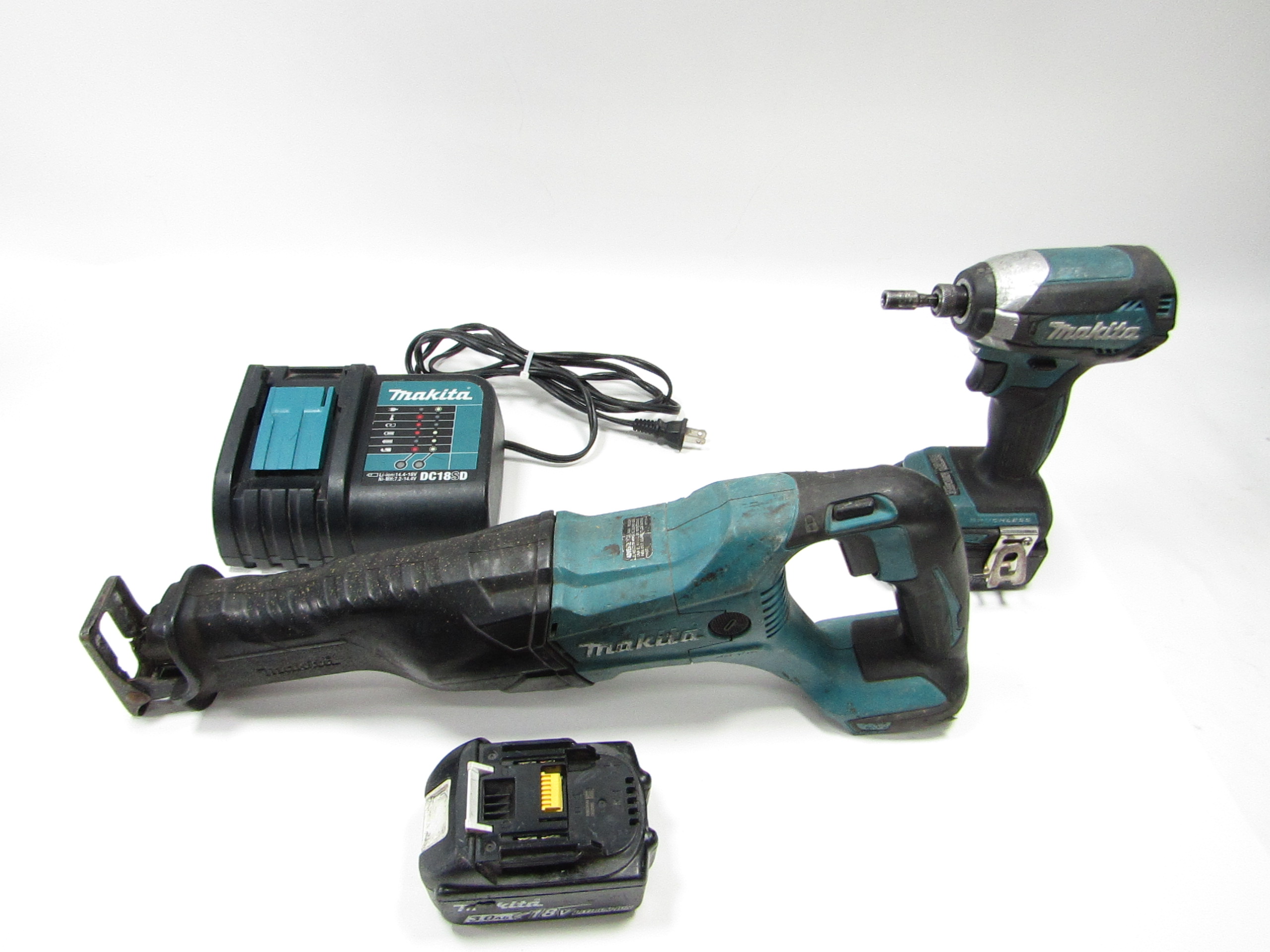 Makita XRJ04 18V Reciprocating Saw XRJ04 18V 1 4 Hex Impact Driver XDT13 Set