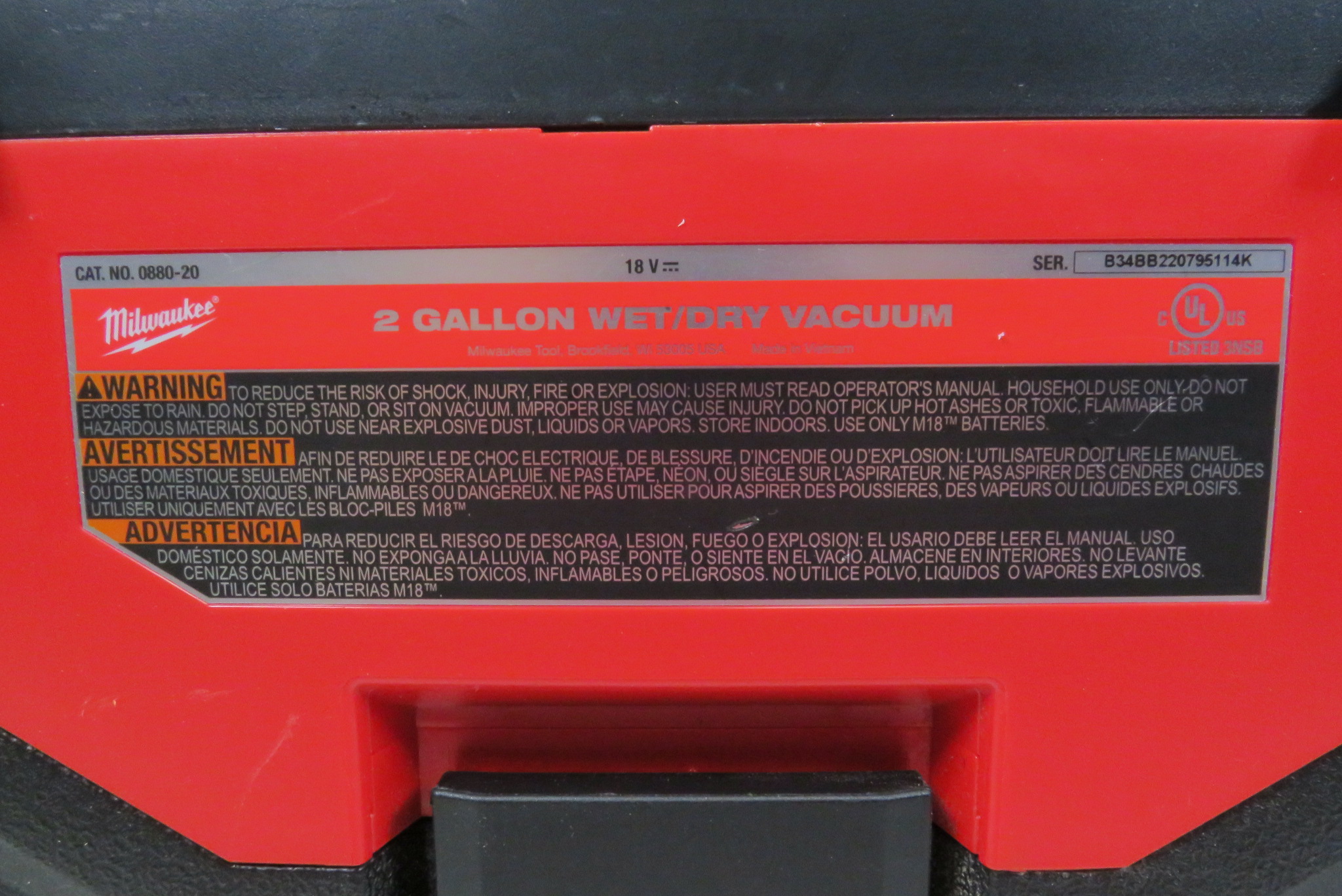 Milwaukee 088020 M18 18V 2 Gallon Cordless Wet/Dry Vacuum