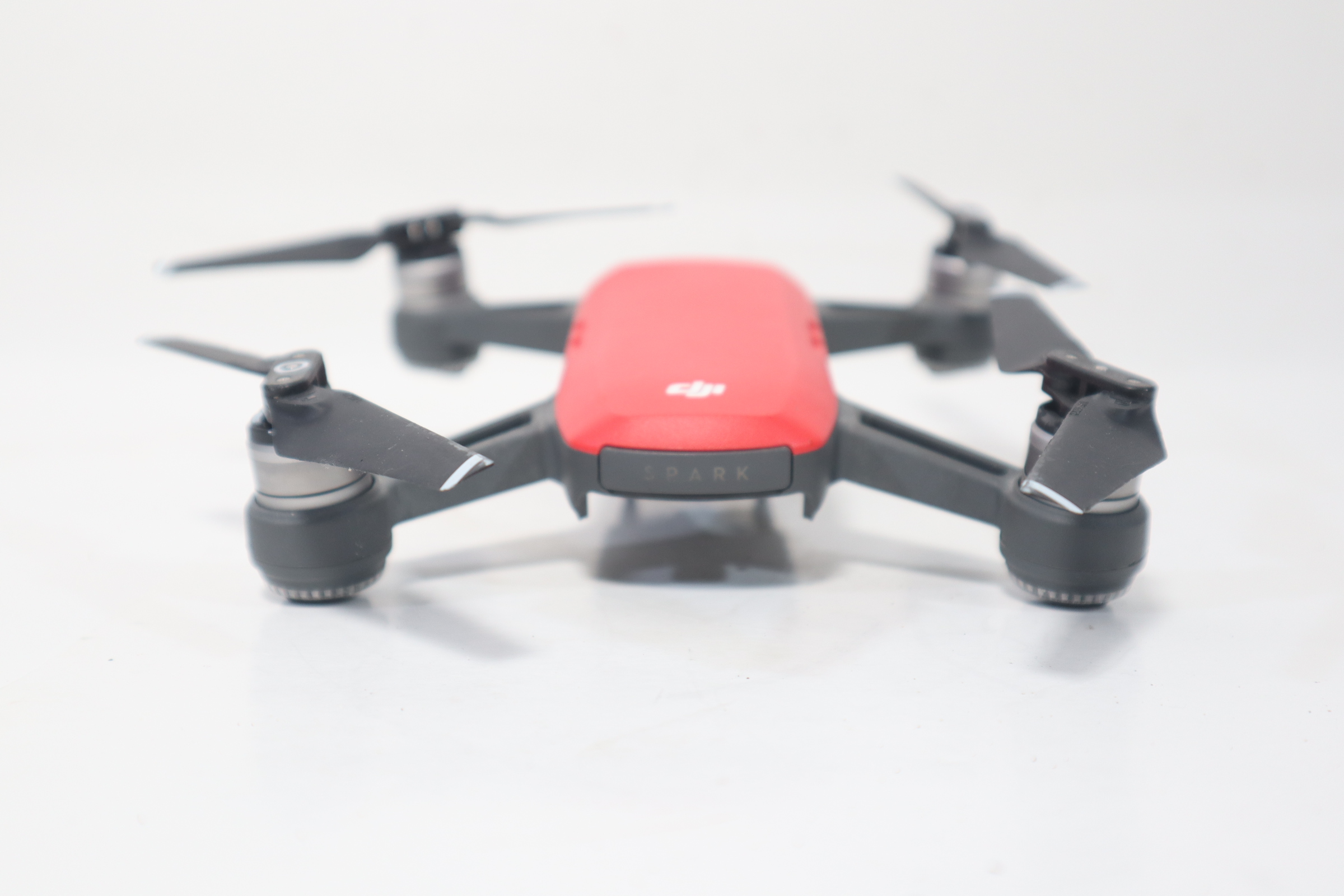 DJI SPARK Lava Red 1080P Camera Drone 00QU / 2-Axis Stabilized