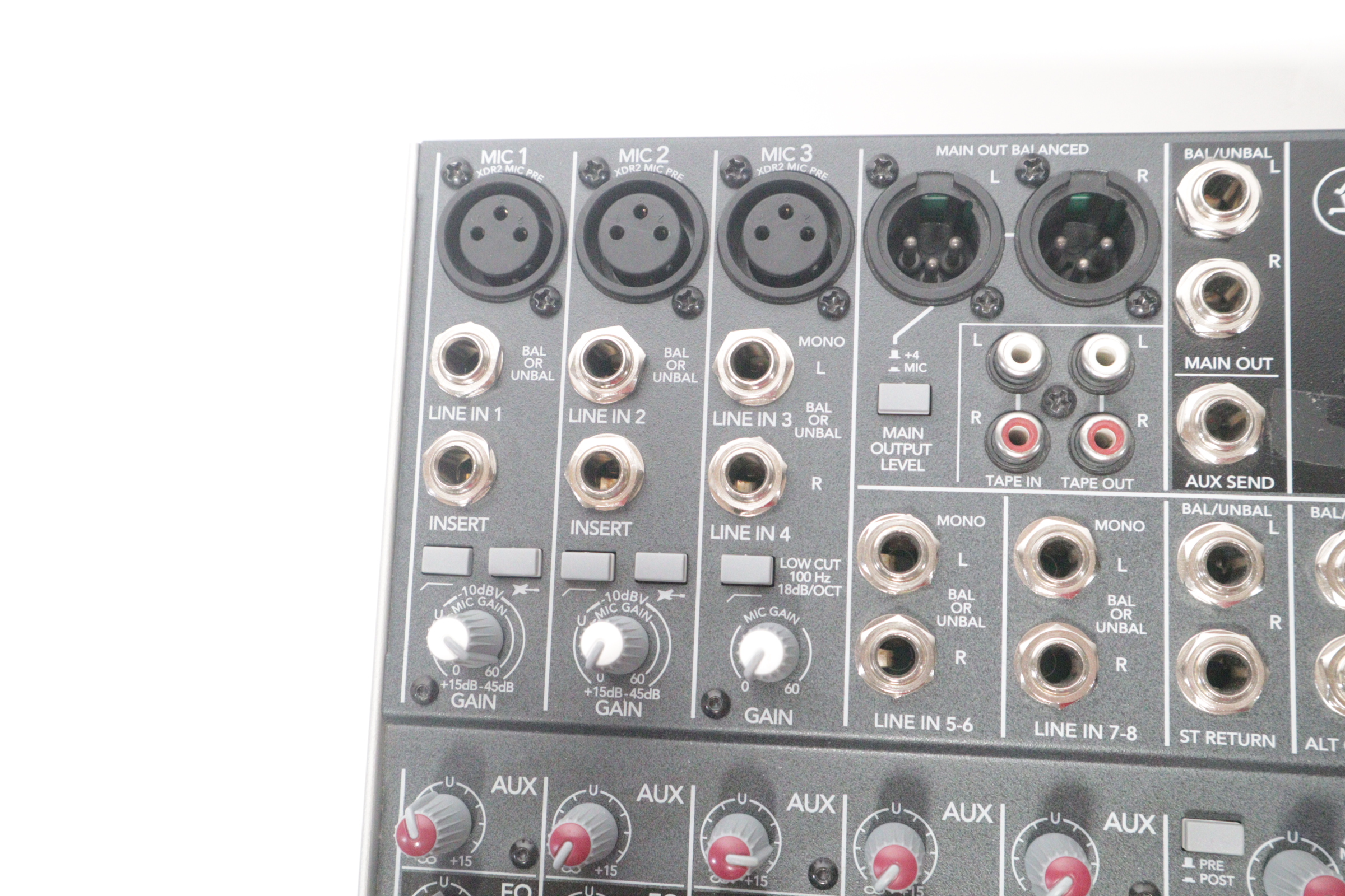 Mackie 802-VLZ3 8Channel Compact Recording/SR Premium Microphone