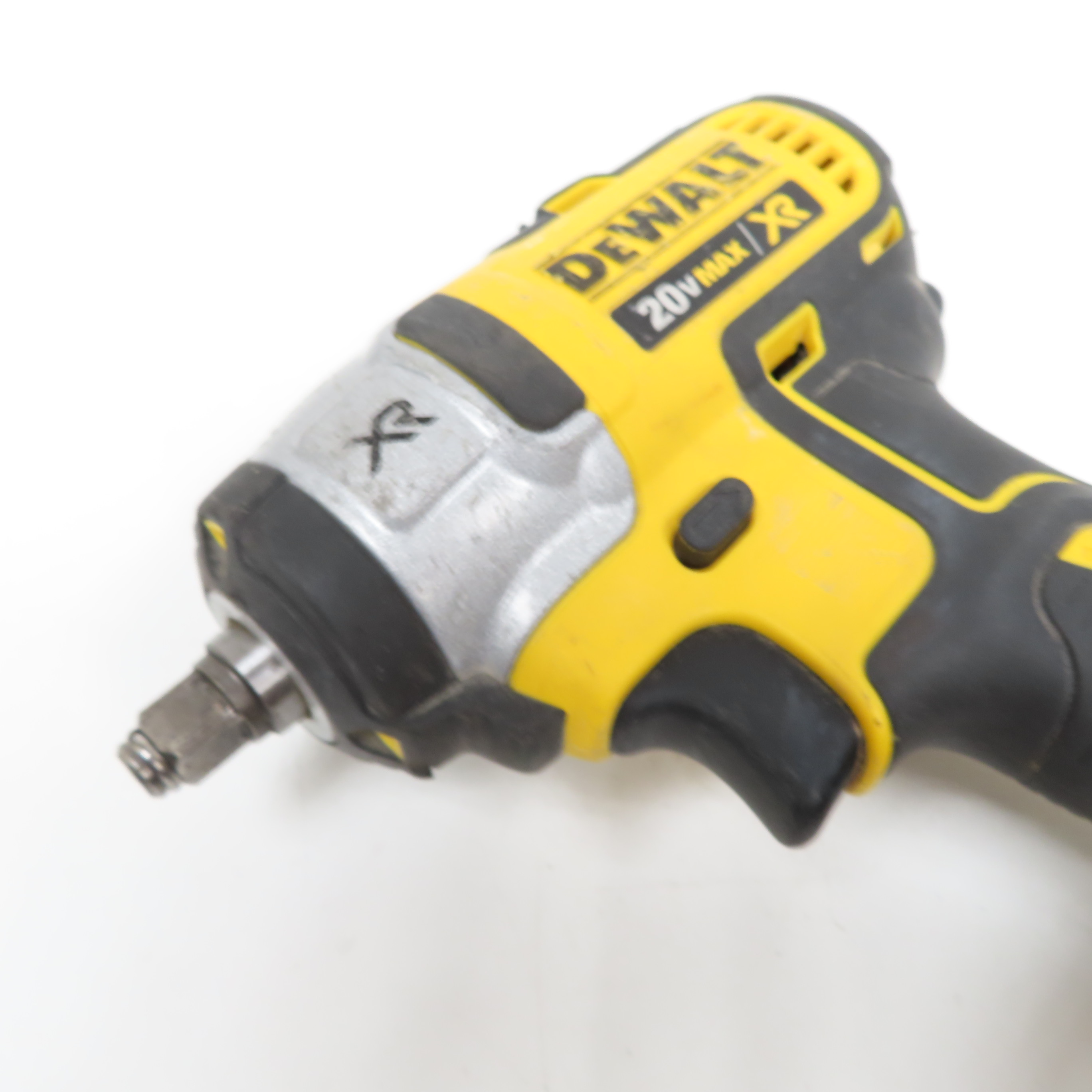 DeWalt DCF890 MAX XR 20V 3/8" Cordless Impact Wrench Kit