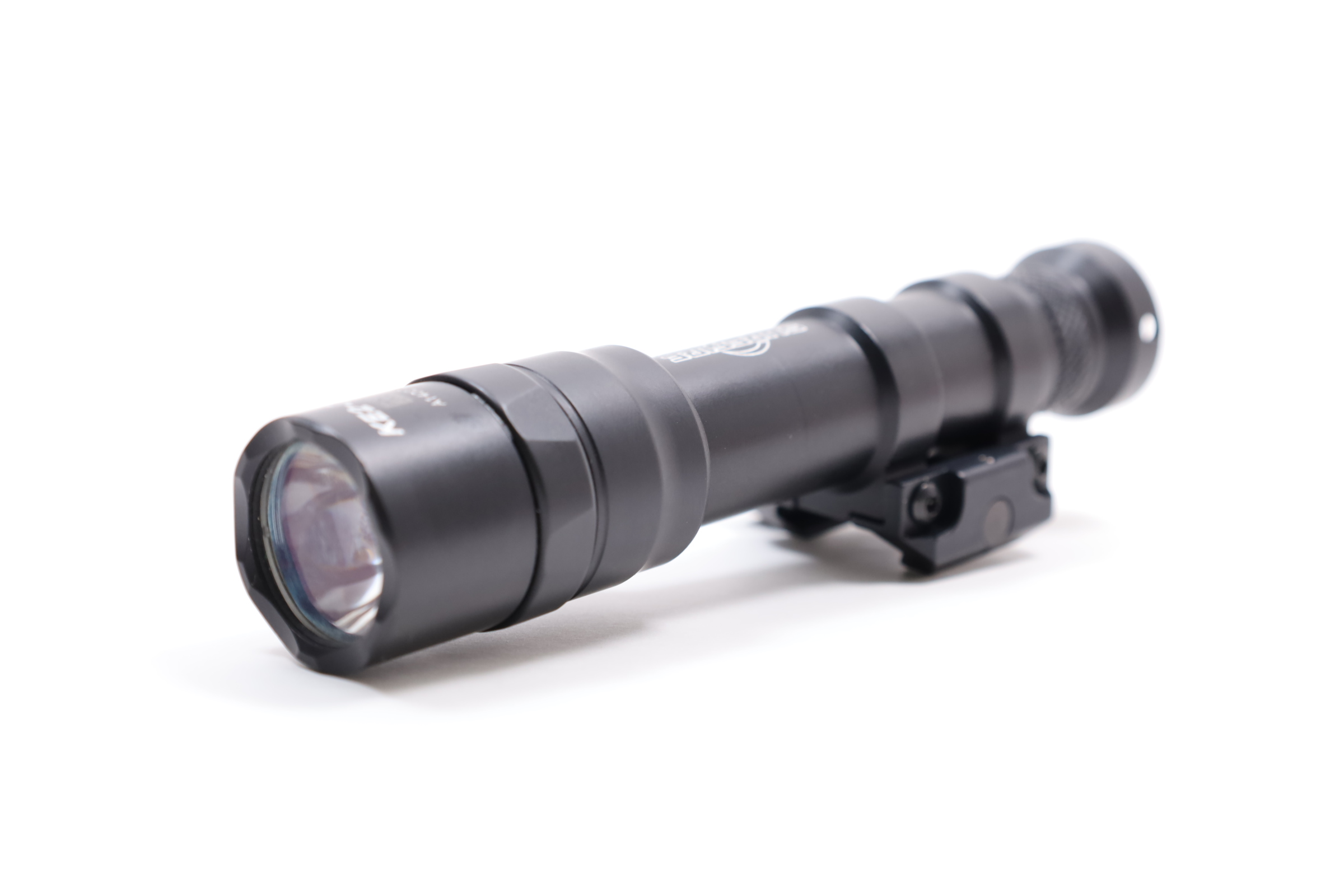 Lampe Torche Tactique SureFire M600 Ultra Scout Light LED Noire - Neuve, Piles CR123A