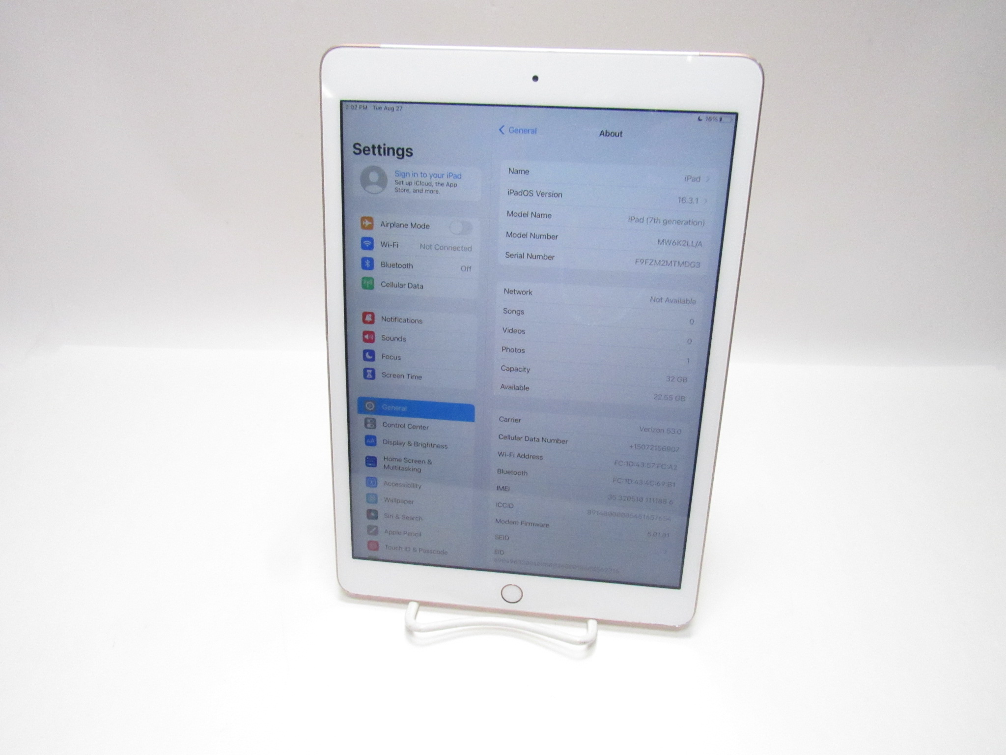 Apple iPad Air 2nd Generation 32GB in store gold