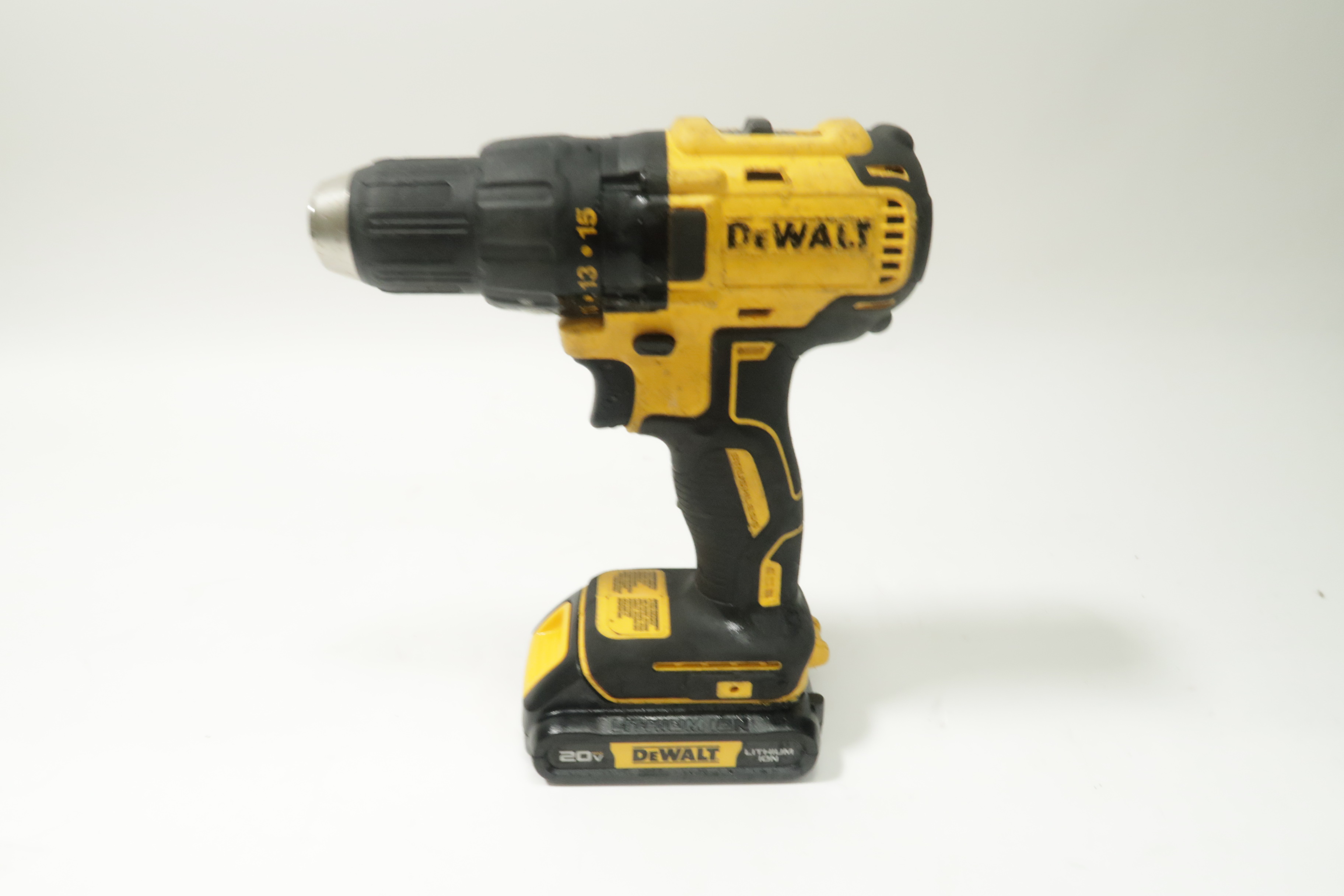 DeWalt DCD777 20V MAX 1/2" Brushless LithiumIon Cordless Drill Driver 0071