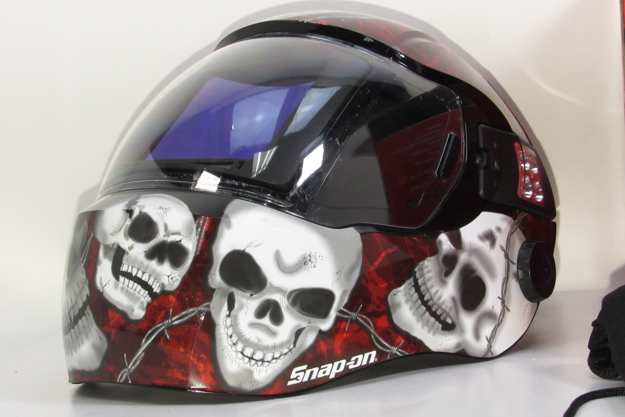 Snap-on Tools WELDIGNSKULL Ignite 360-Degree Auto-Darkening