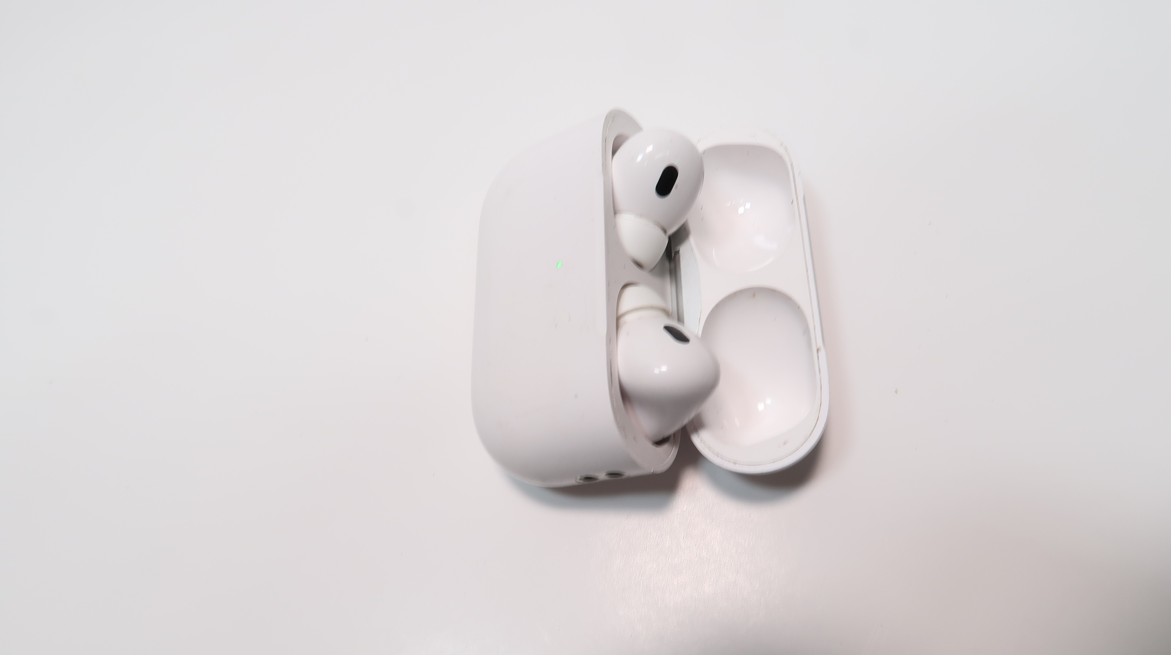 Apple AirPods Pro 2nd Gen A2700 Active Noise Cancelling Wireless Earbuds