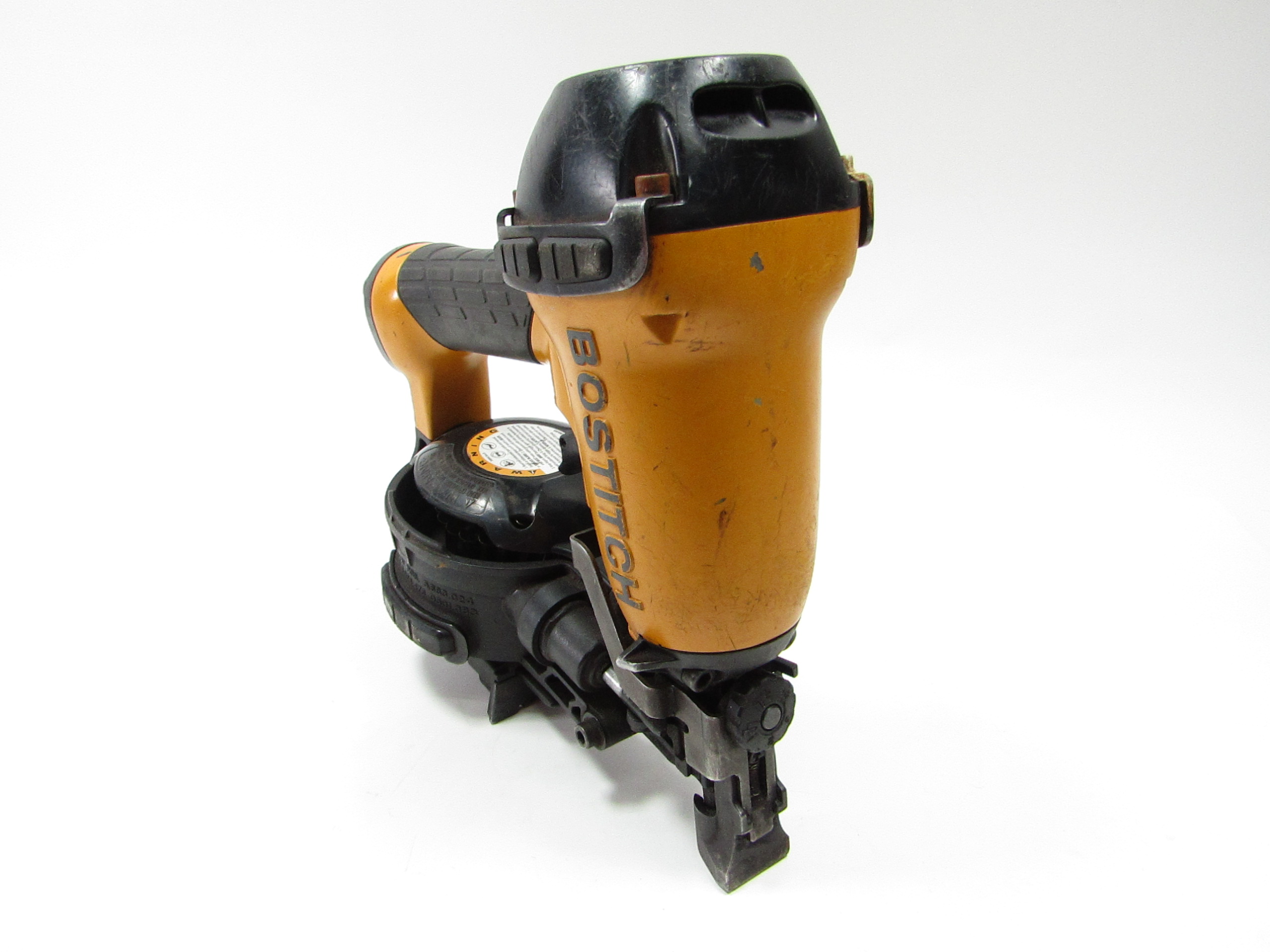 BOSTITCH RN46-1 15-Degree Aluminum Housing Pneumatic Coil Roofing Nailer