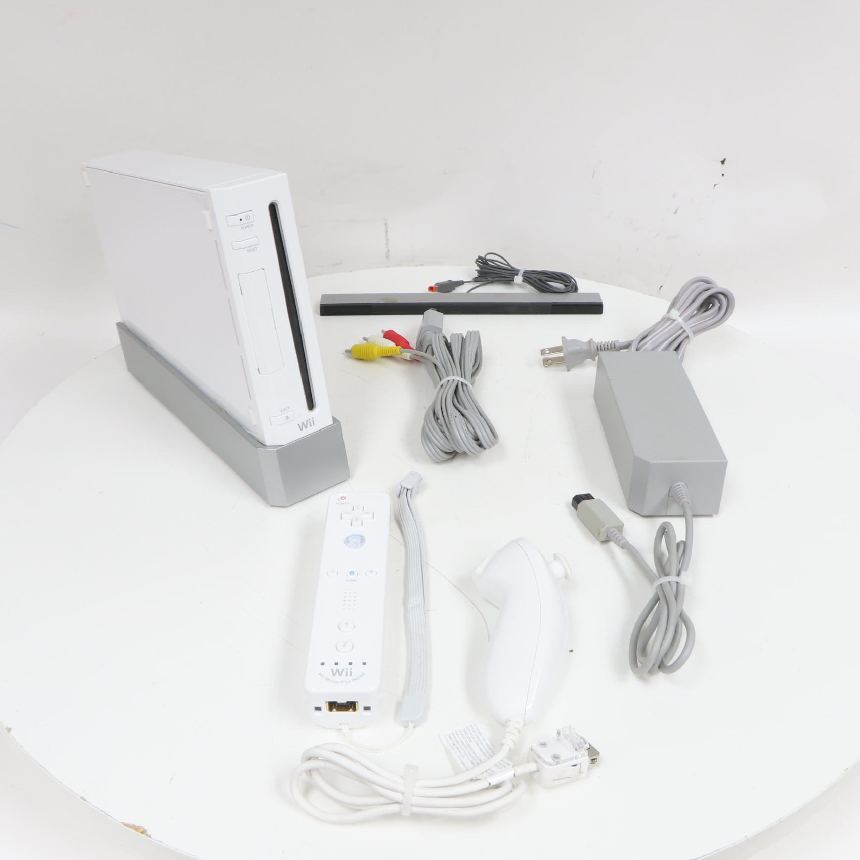Nintendo Wii Console [RVL-001] Game System