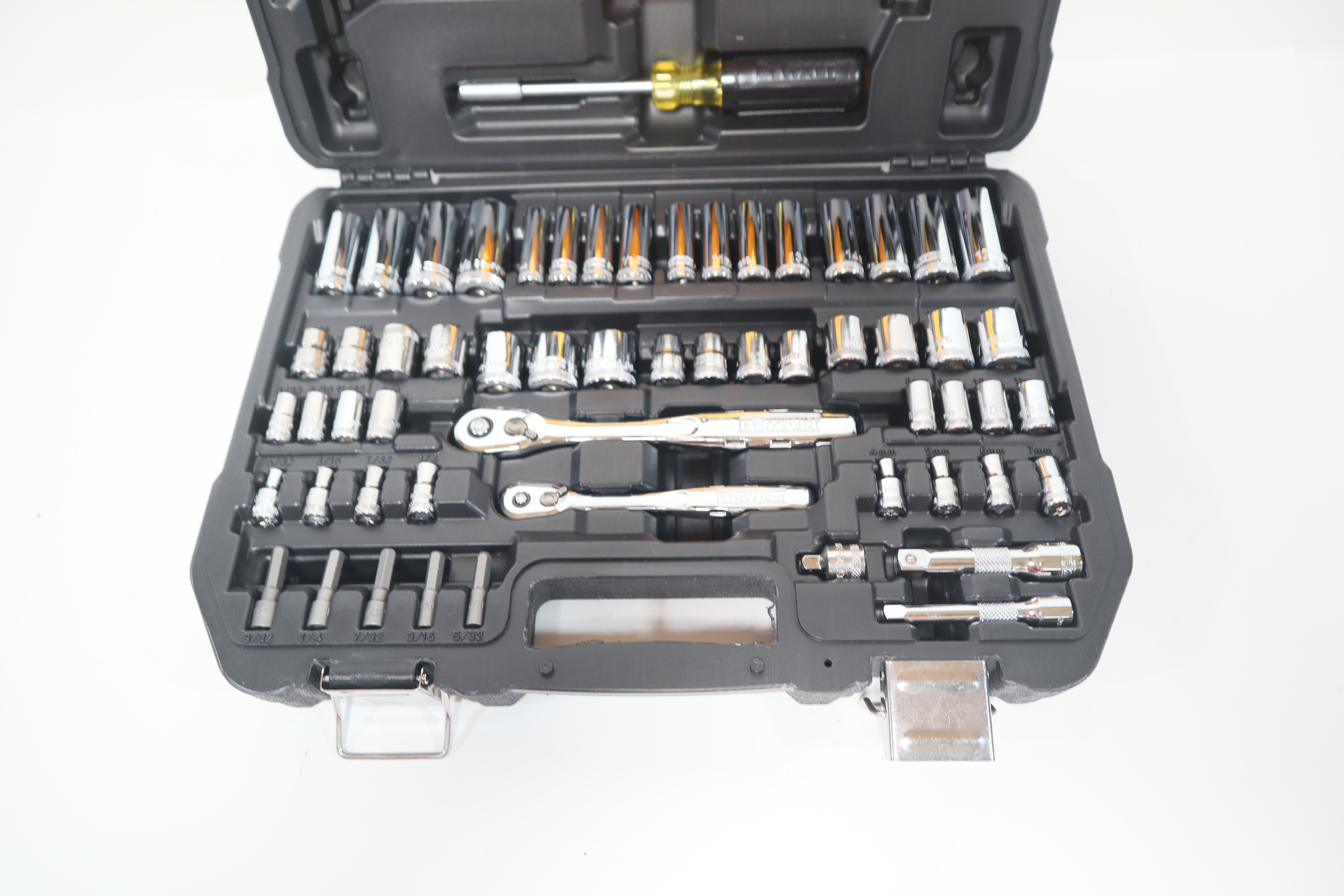 DeWalt DWMT73801 108Piece 1/4" x 3/8" Drive Polished Chrome Mechanics