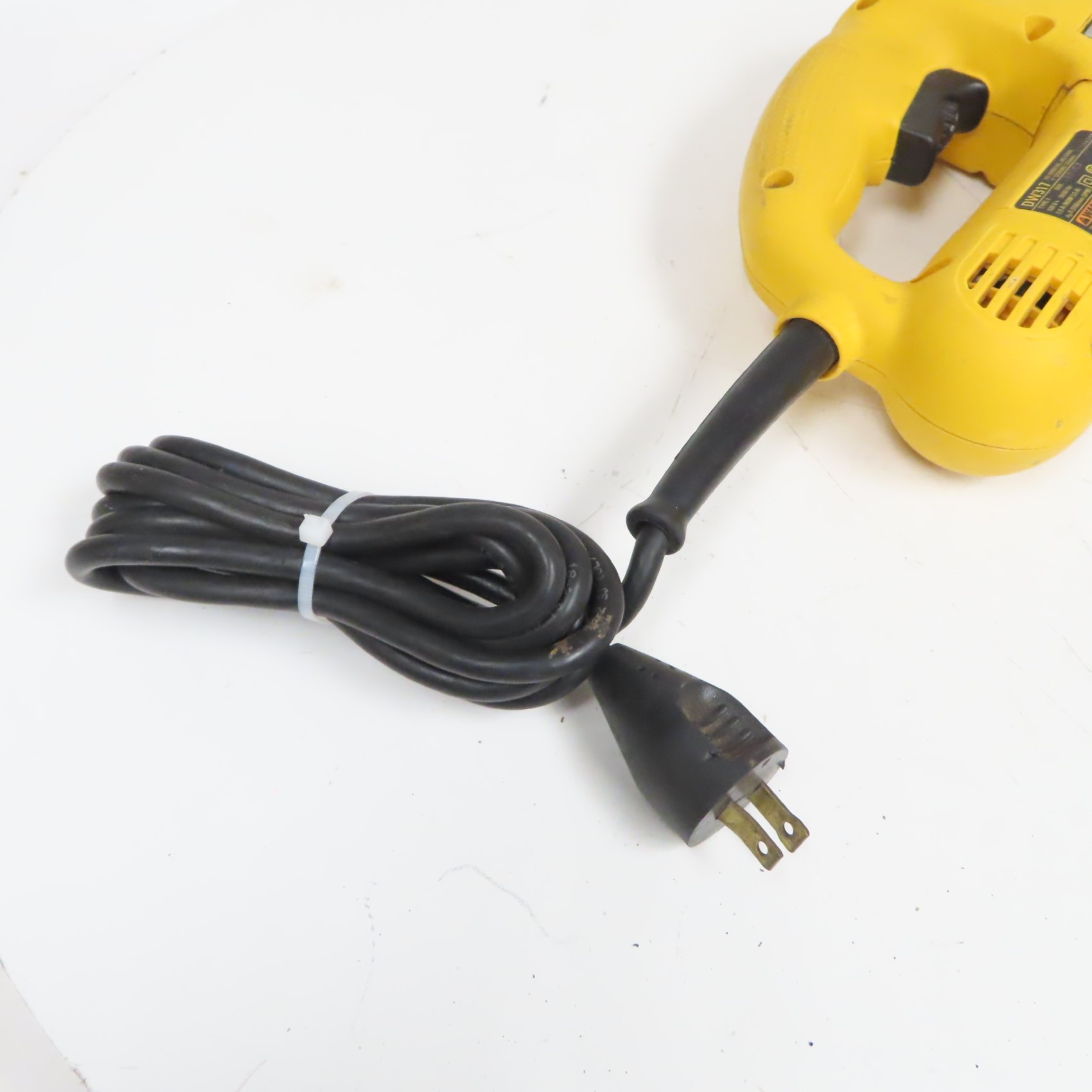 DeWalt DW317 120V VariableSpeed Orbital Corded Electric Jig Saw