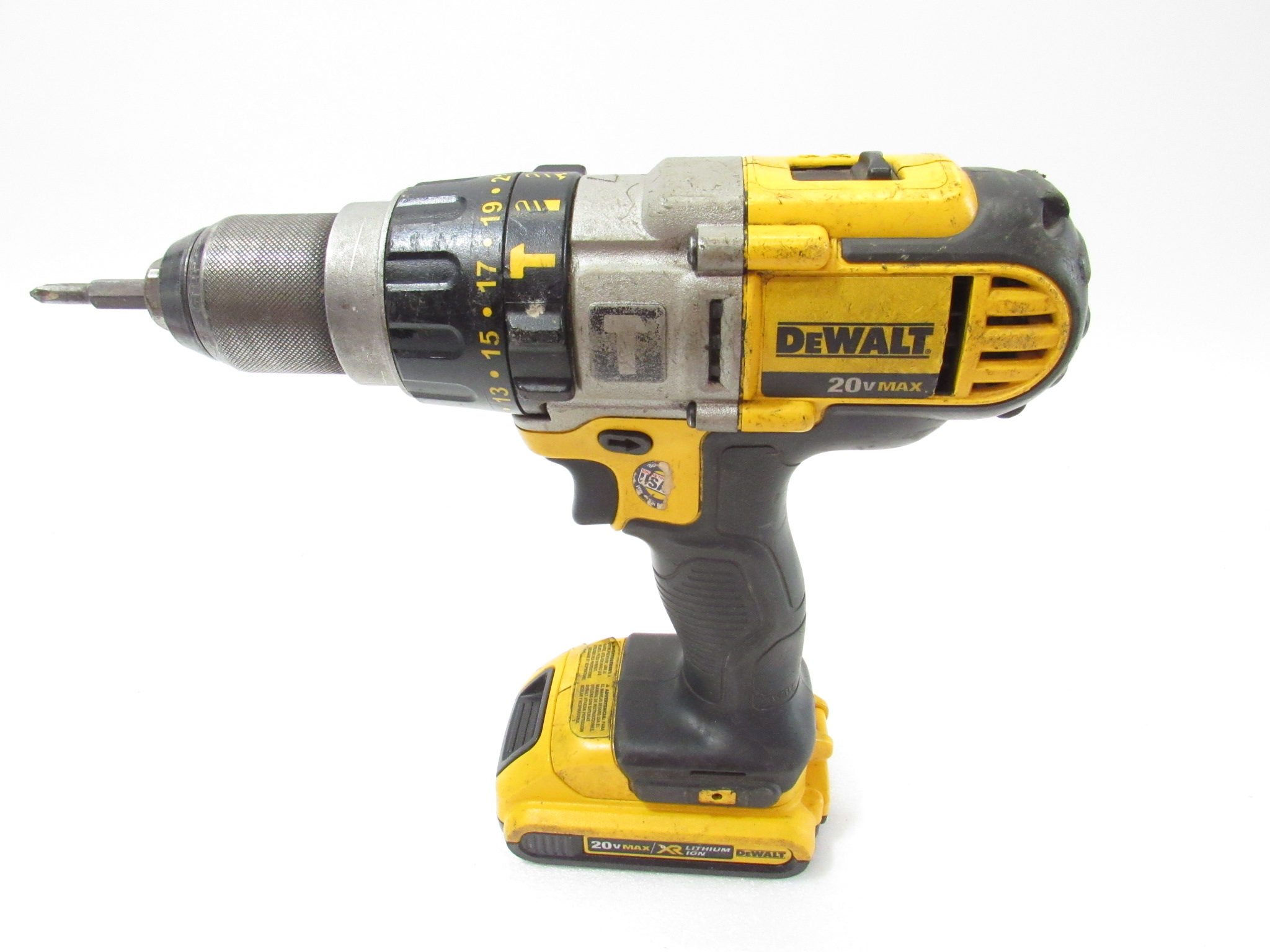DEWALT DCD985 20-Volt MAX Cordless Premium 3-Speed 1/2 in. Hammer Drill