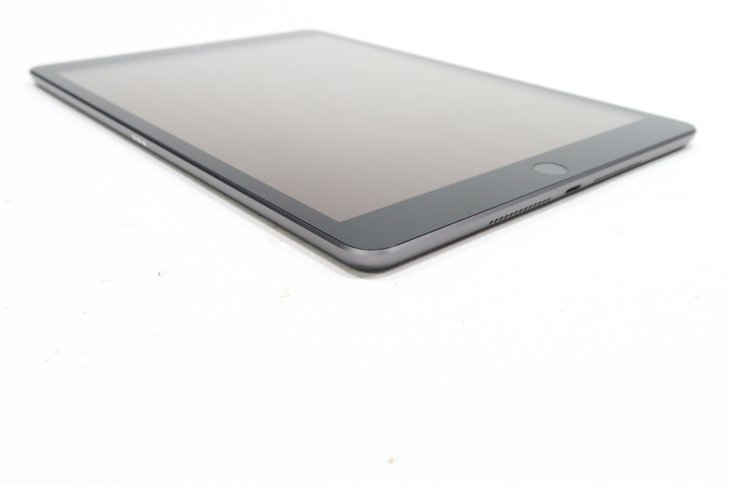 Apple iPad 9th Gen MK2N3LL/A 256GB Wi-Fi Space Gray 10.2